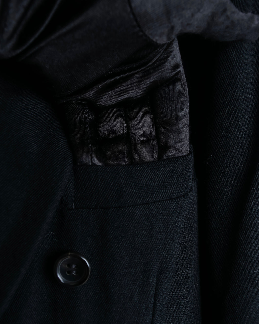 "COMME des GARCONS" Peaked lapel double-breasted long tailored jacket