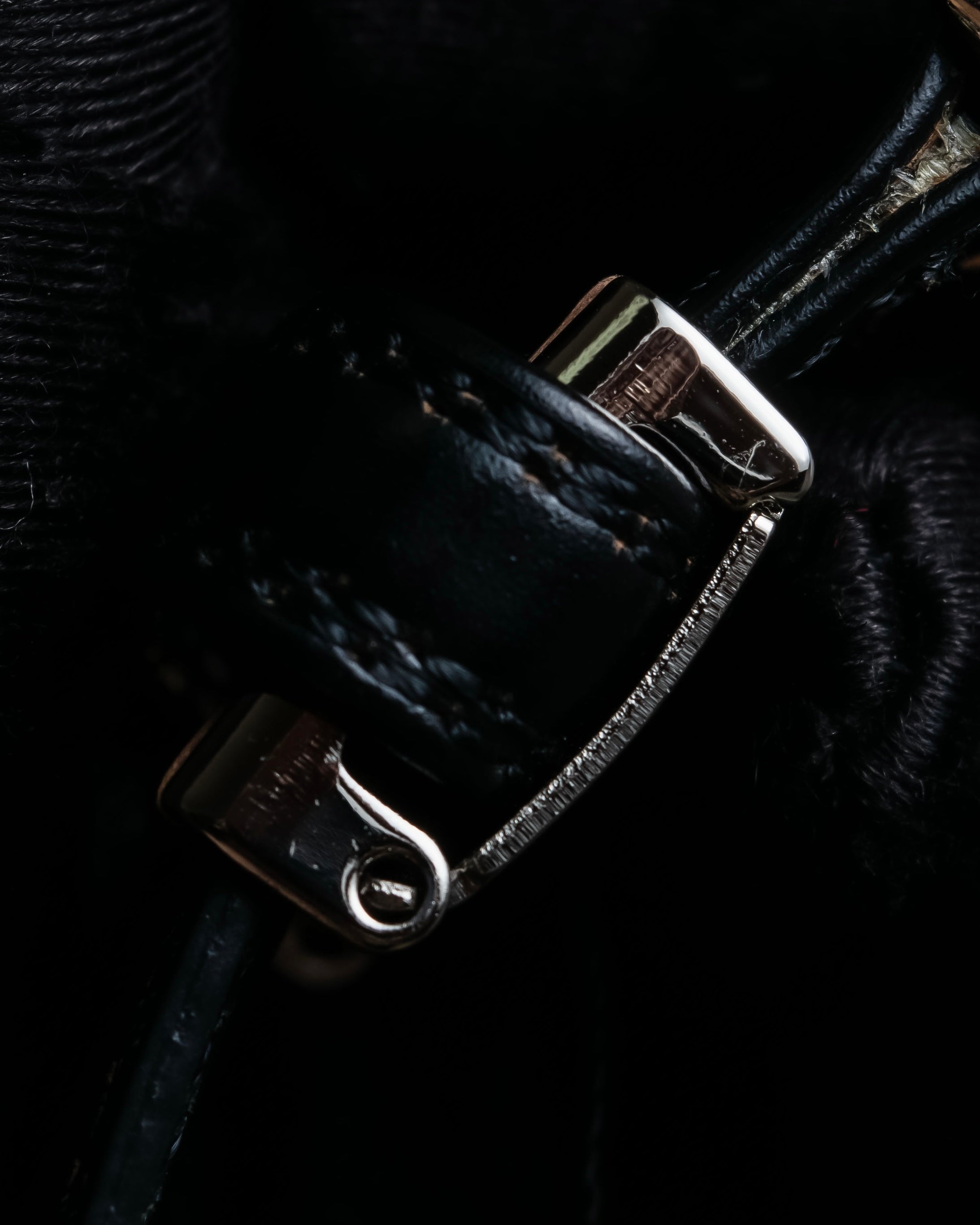 "BURBERRY" Equestrian Knight design leather belt