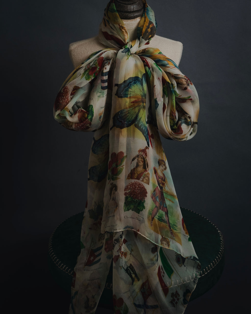 –SPECIAL– "Christian Dior"
00’s historic collage-print silk chiffon large stole