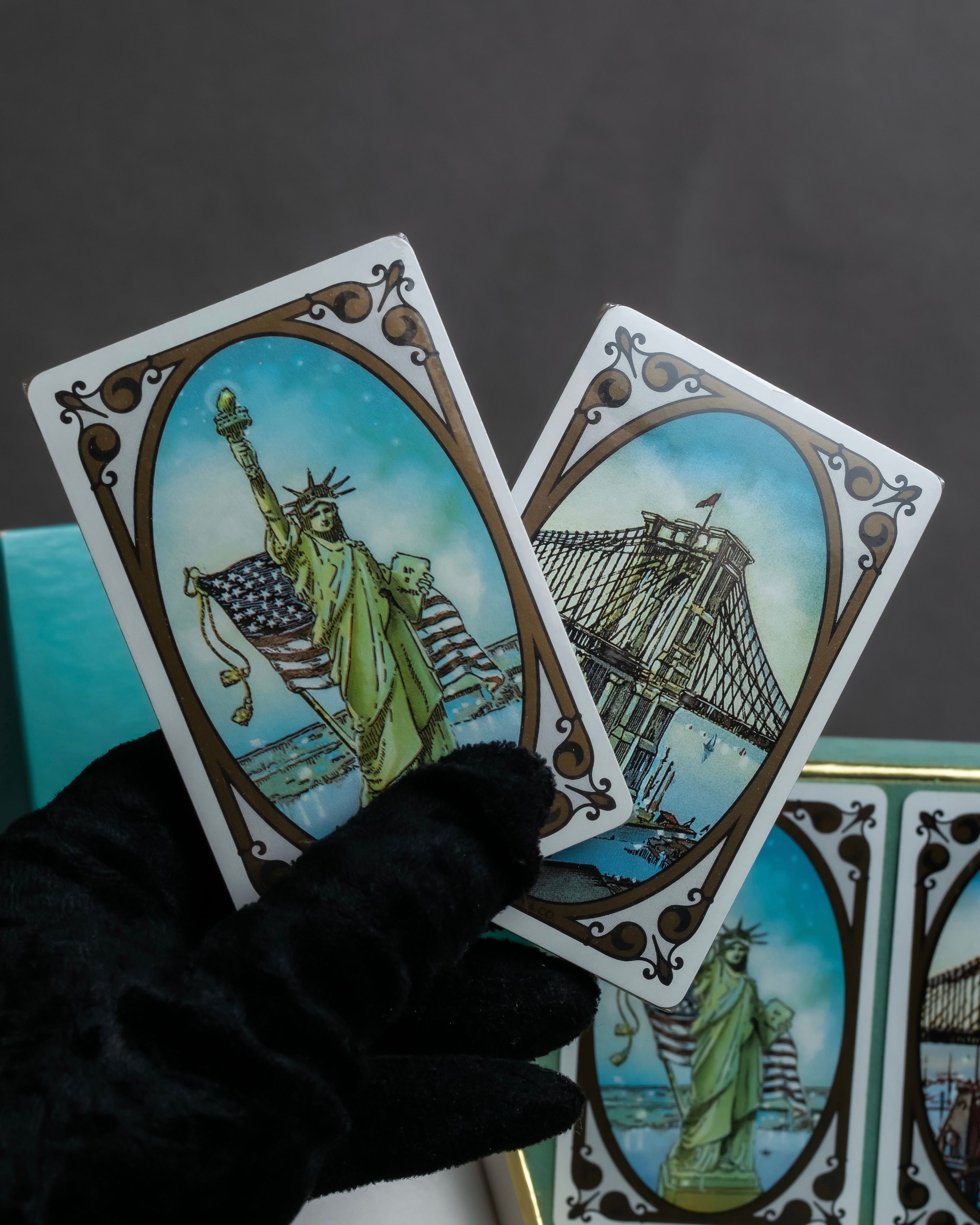 "Tiffany&Co" American motif playing card set