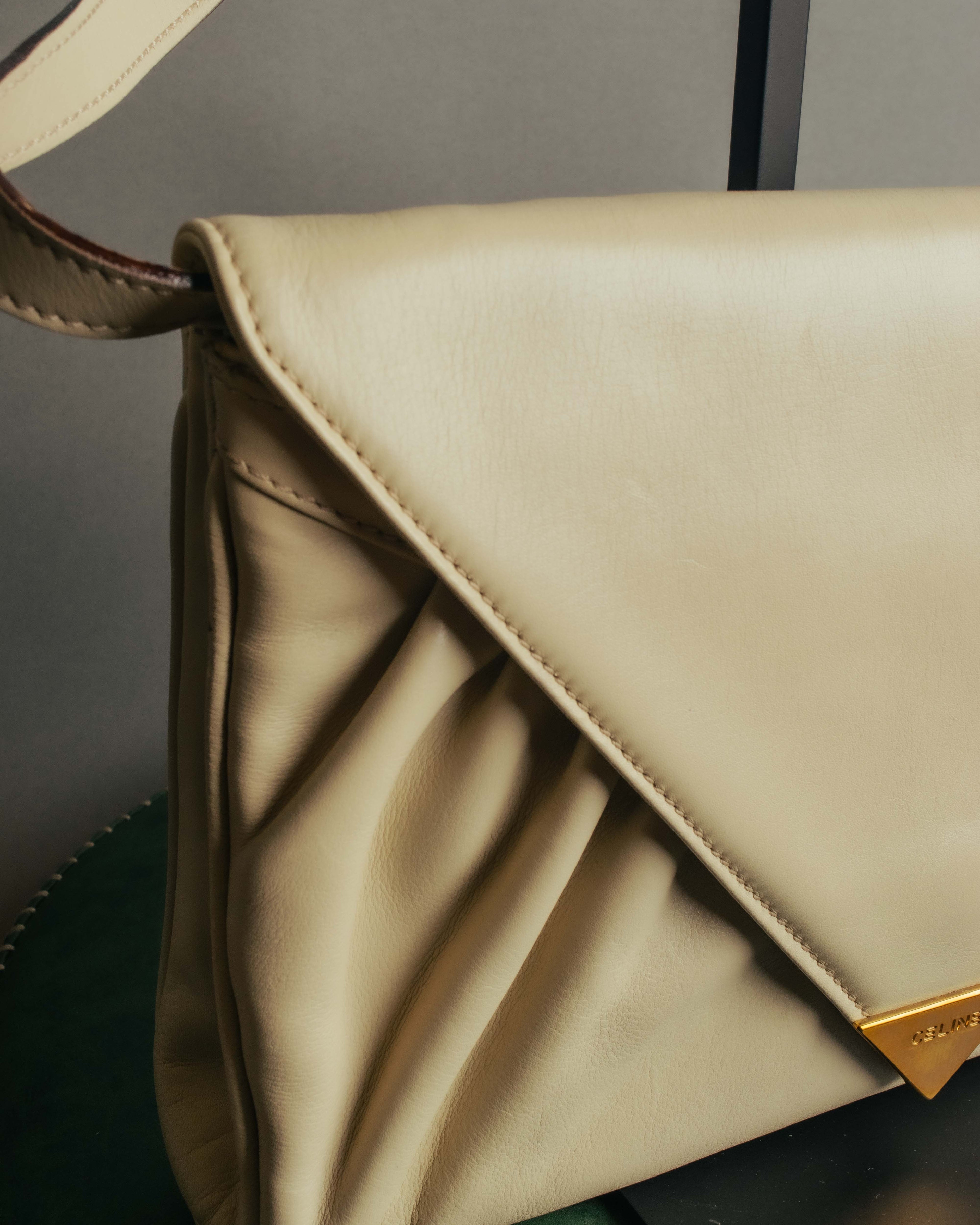 "CELINE" 80's-90's Vintage triangle flap gather leather shoulder bag