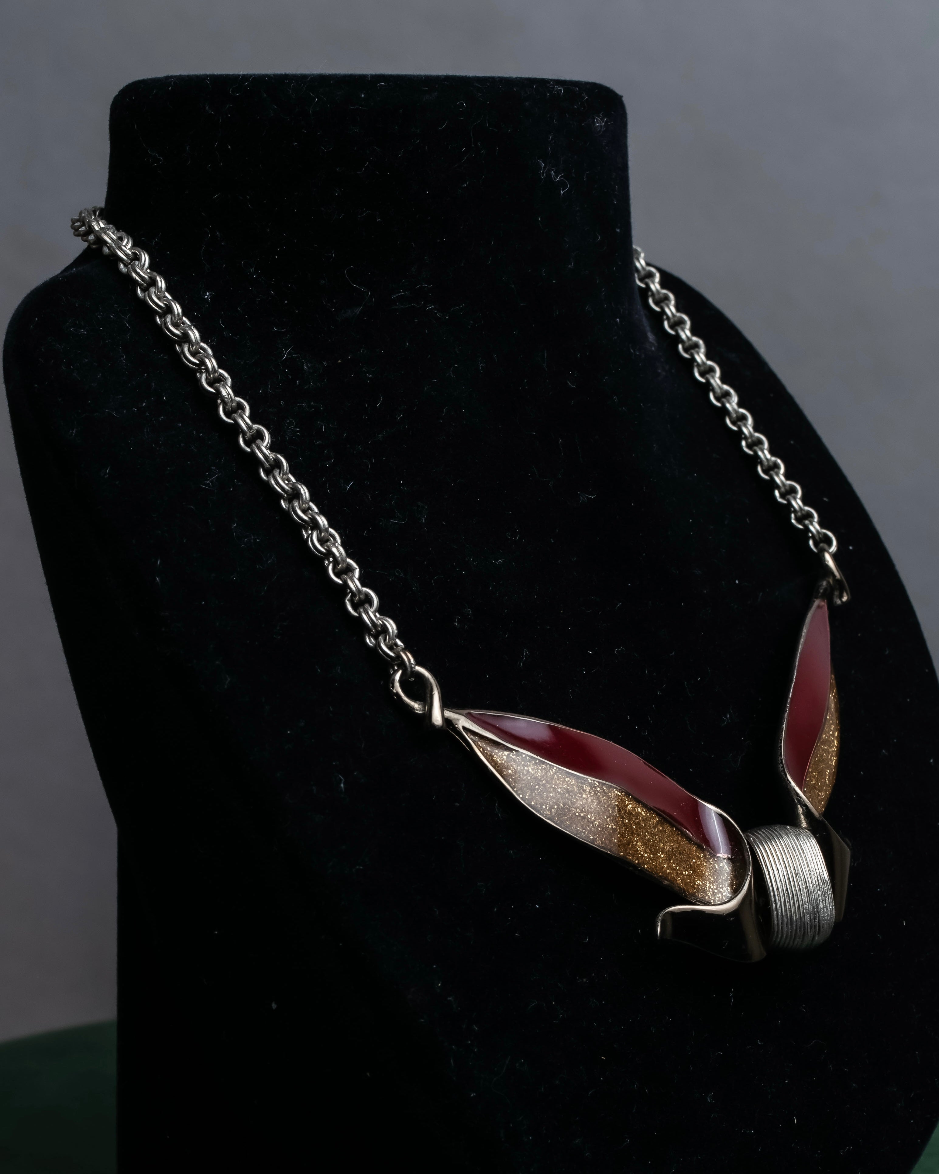 "BALENCIAGA" Gold glitter leaf motif necklace