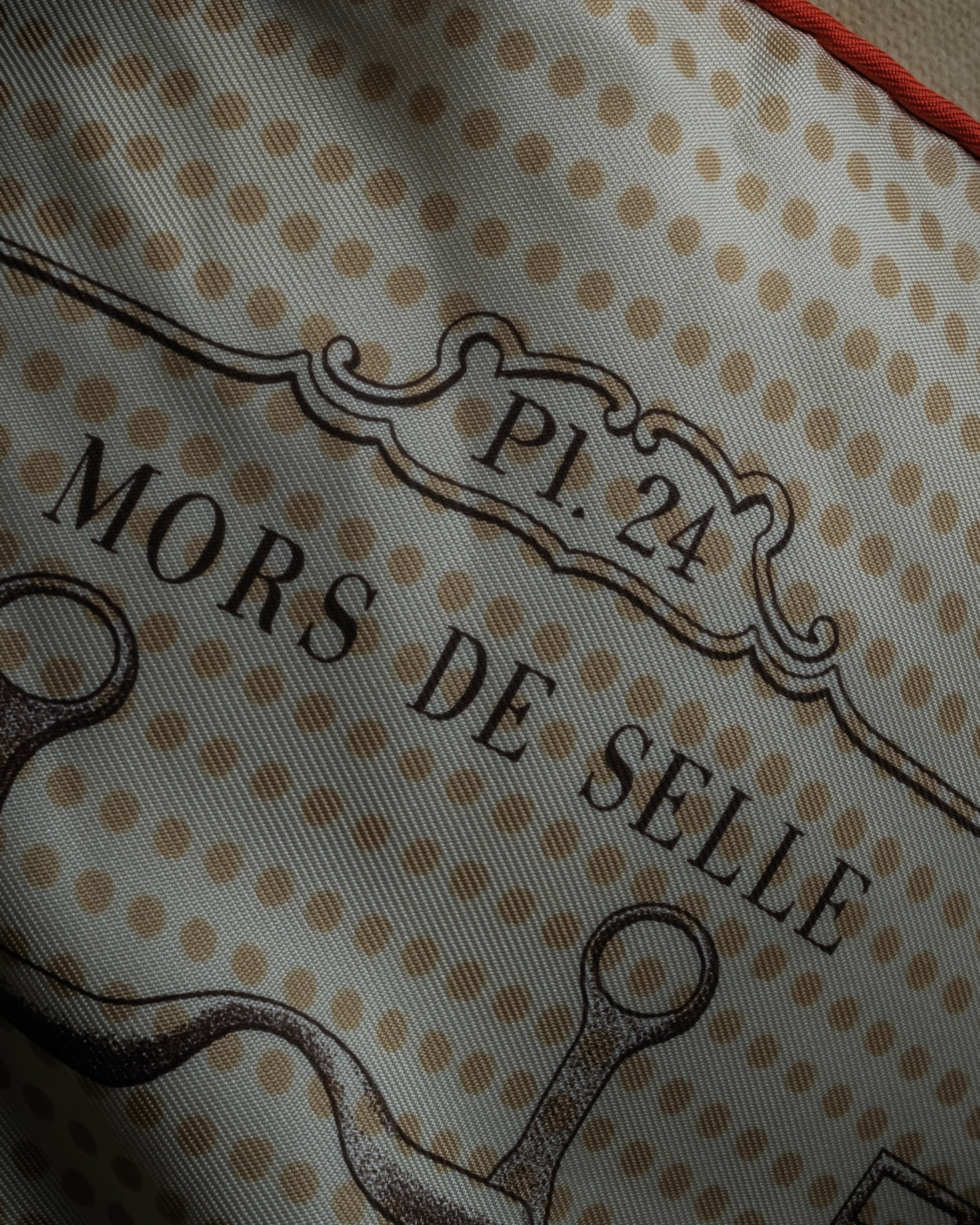 "HERMES" Carré 45 Gavroche MORS DE SELLE scarf