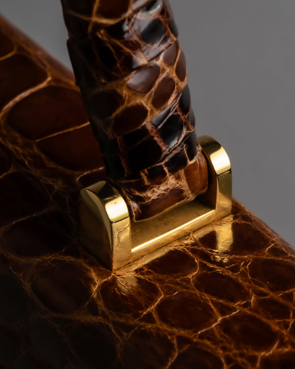 "Franco Parmiggiani" Turn lock design crocodile texture hand bag