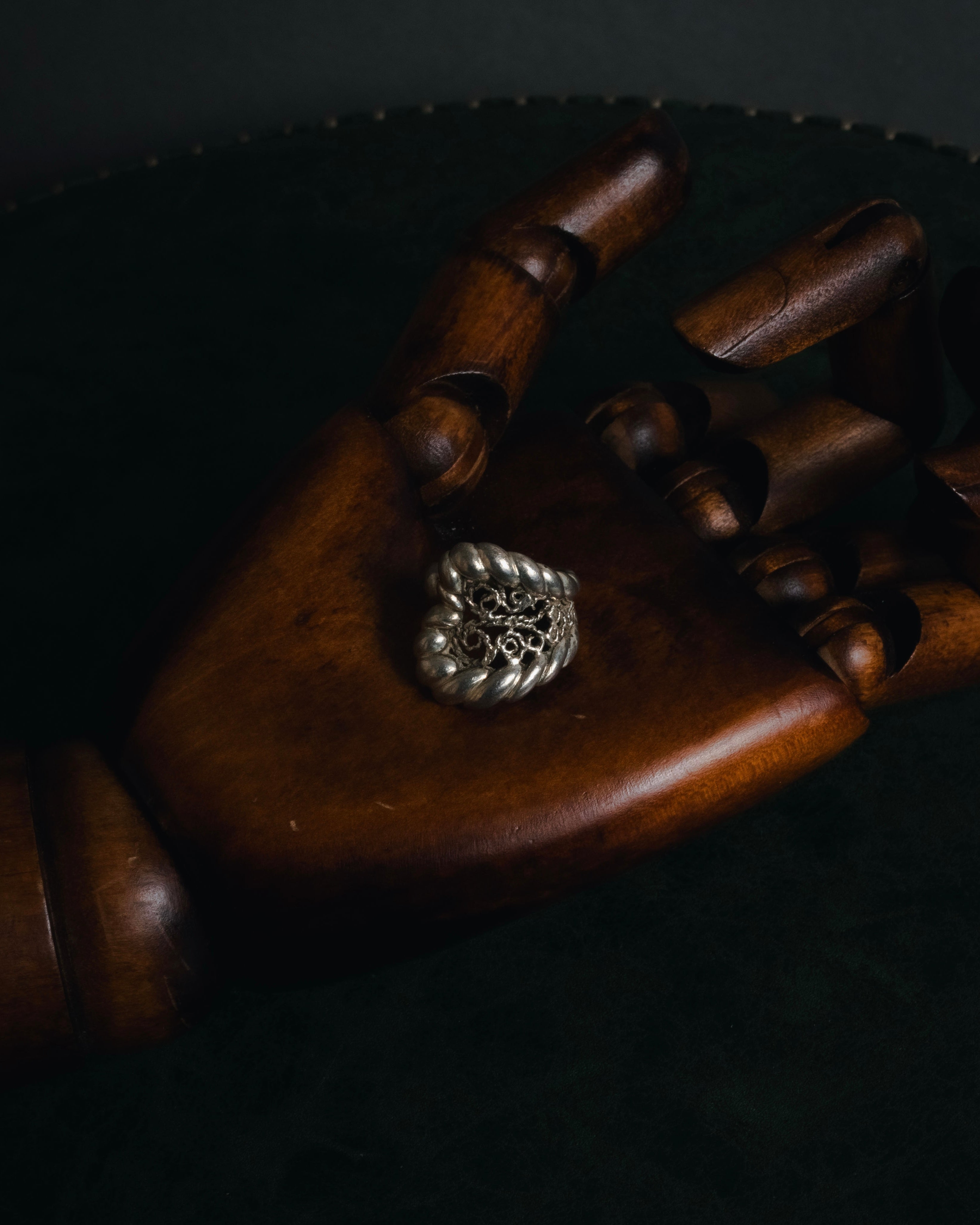 "Christian Dior" Rope-edged filigree signet ring