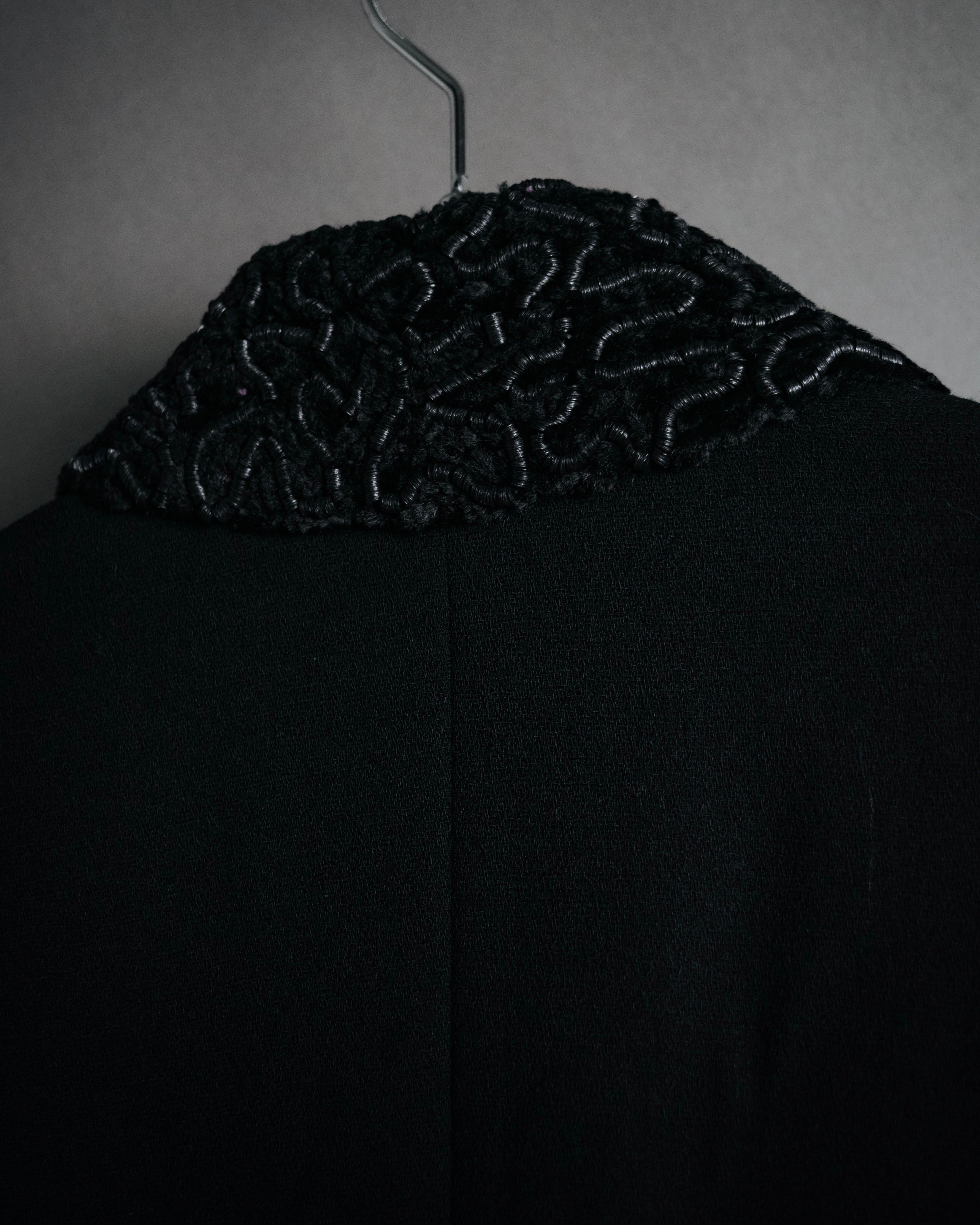 –SPECIAL– “FENDI” 90’s Embroidered collar long tailored jacket