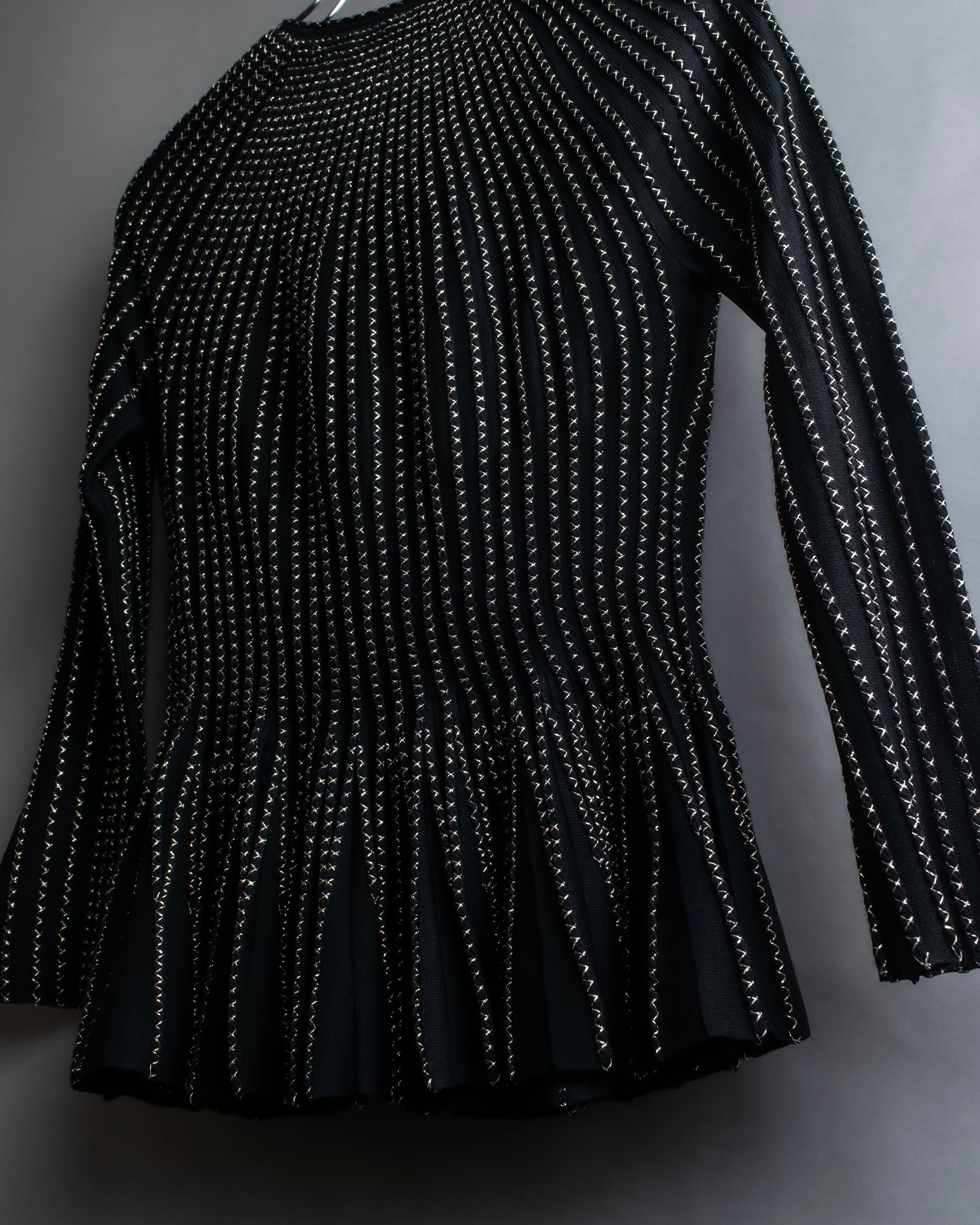 "Alexandar McQueen" Waist-shape detail vertical stitch cardigan