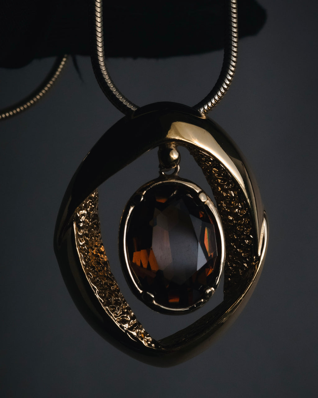 "Vintage" 80’s Sculptural oval stone pendant necklace