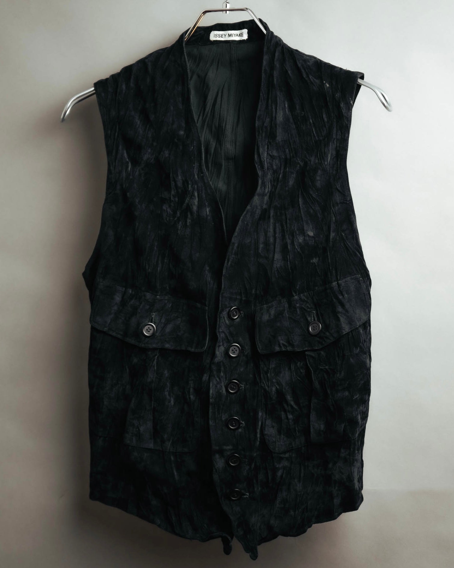 –SPECIAL– “ISSEY MIYAKE” 80’s-90’s crushed velvet utility vest
