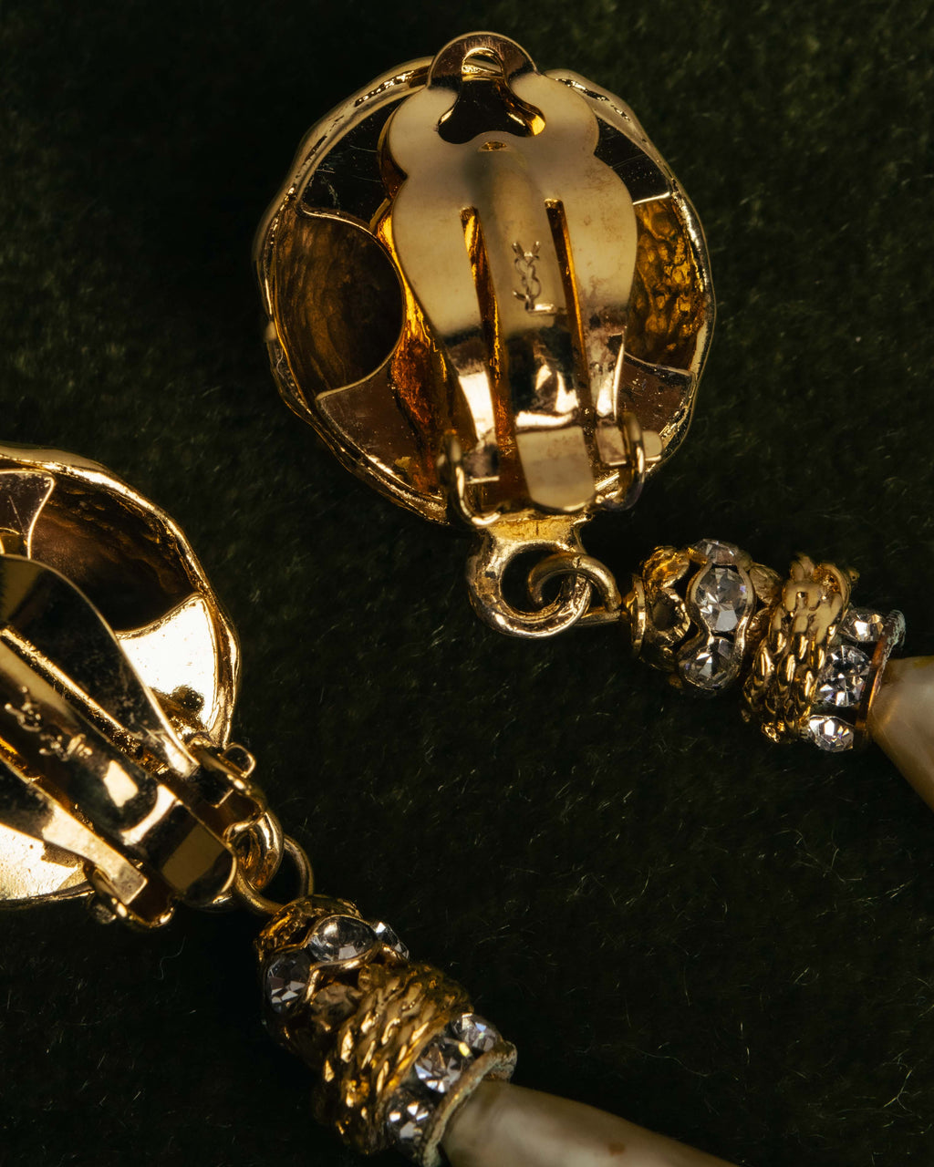 "Yves Saint Laurent" 80's-90's Pearl clip on drop earrings