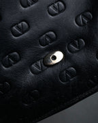 “VALENTINO” 80’s-90’s Embossed V logo chain clutch bag