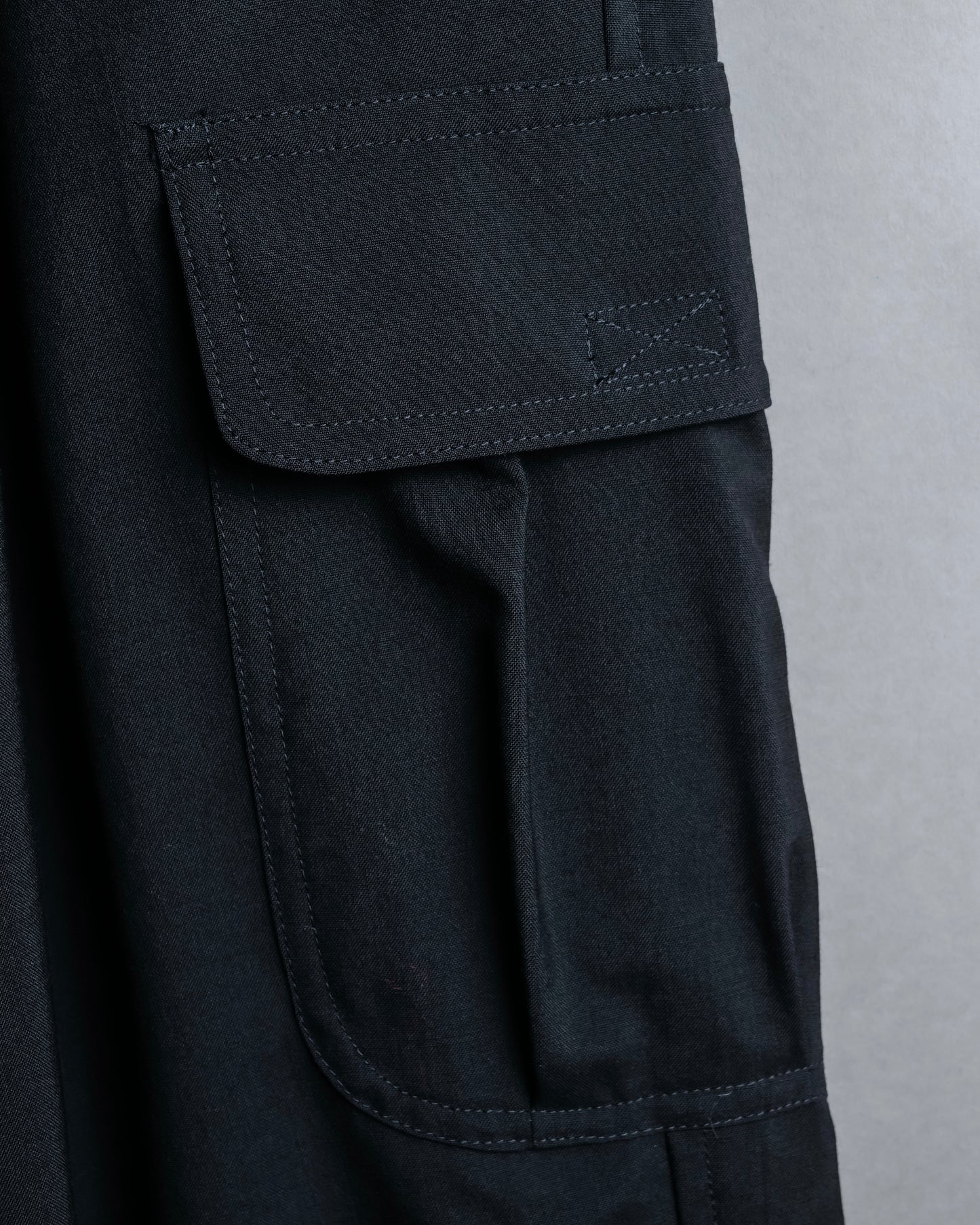 "Y's" Cargo pocket design sarouel silhouette, wool slacks