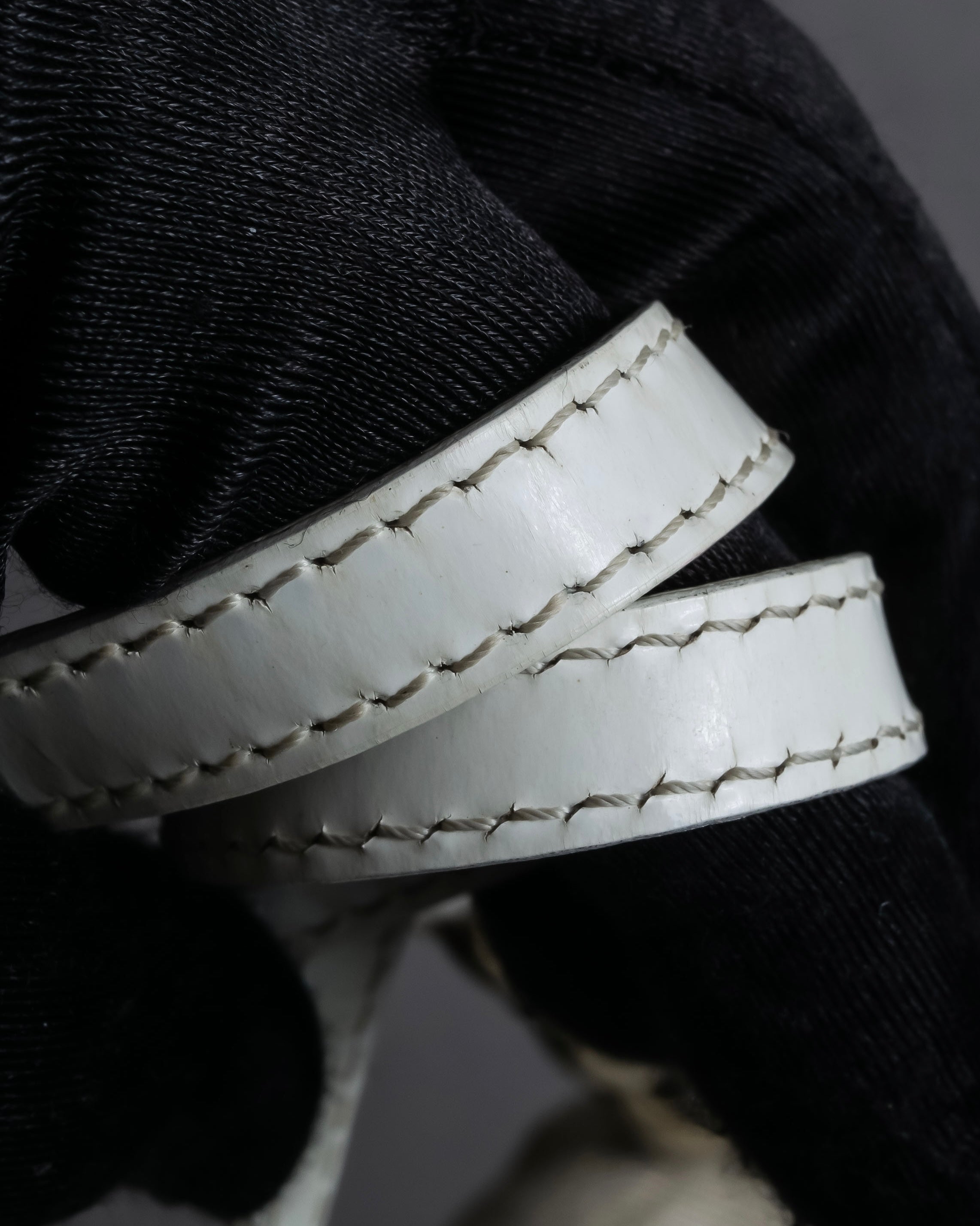 "Christian Dior" Malice Pearl Series greige color canvas shoulder bag