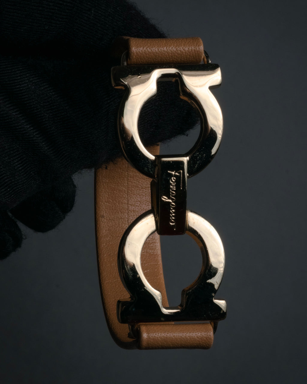 “Salvatore Ferragamo” 2000’s Gancini leather bracelet