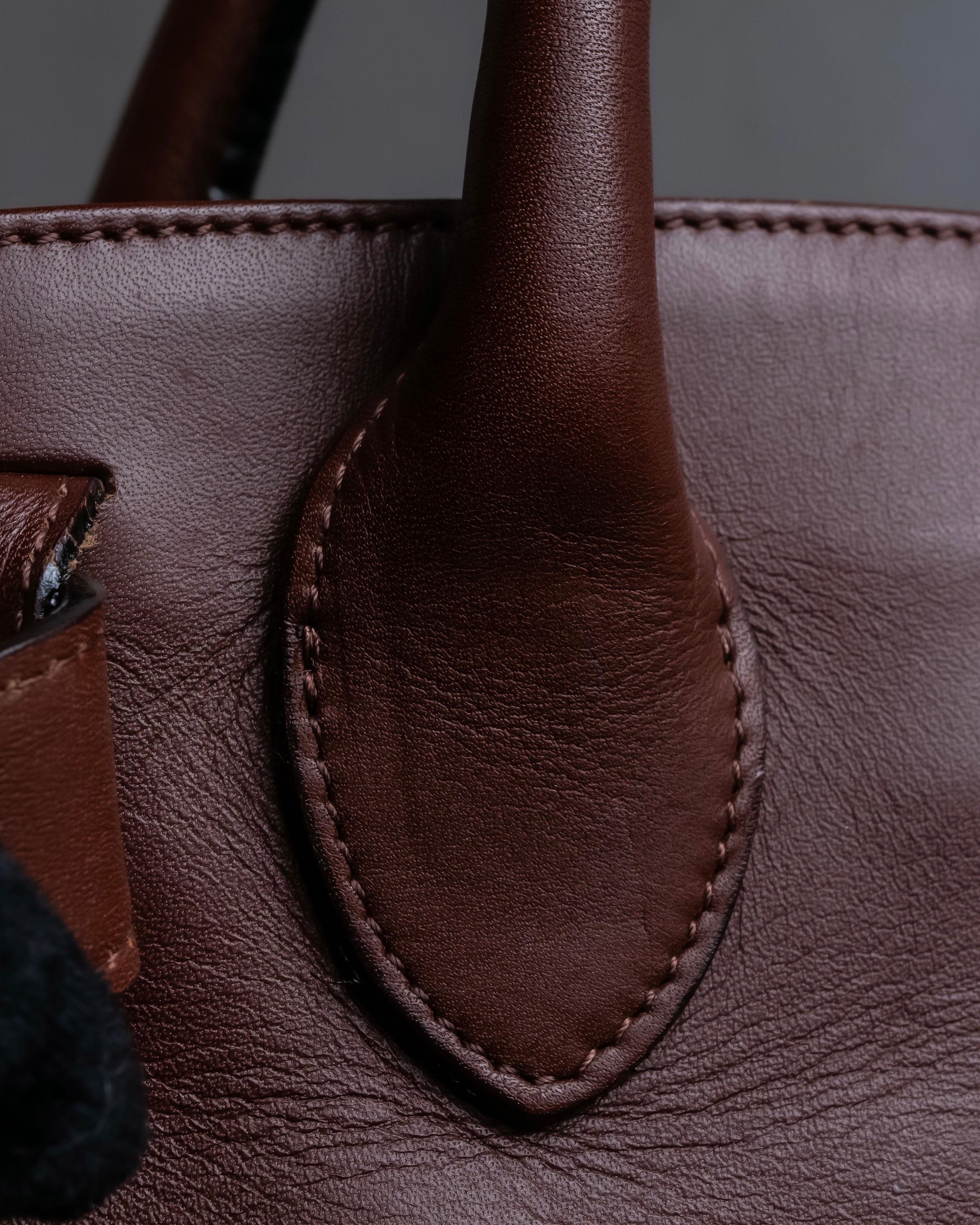 "Valentino Garavani" Reddish brown trapezoid silhouette 2way leather bag