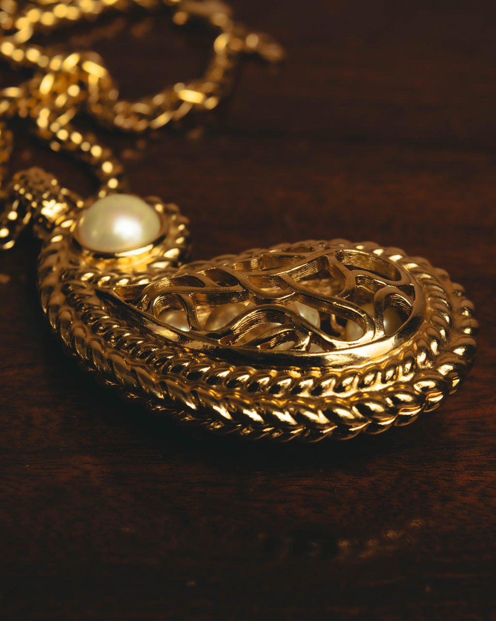"Christian Dior" 80's-90's Ornate pendant necklace