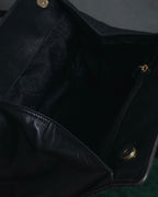 –SPECIAL– "BOTTEGA VENETA"
90’s-00’s intrecciato trapezoid handle bag