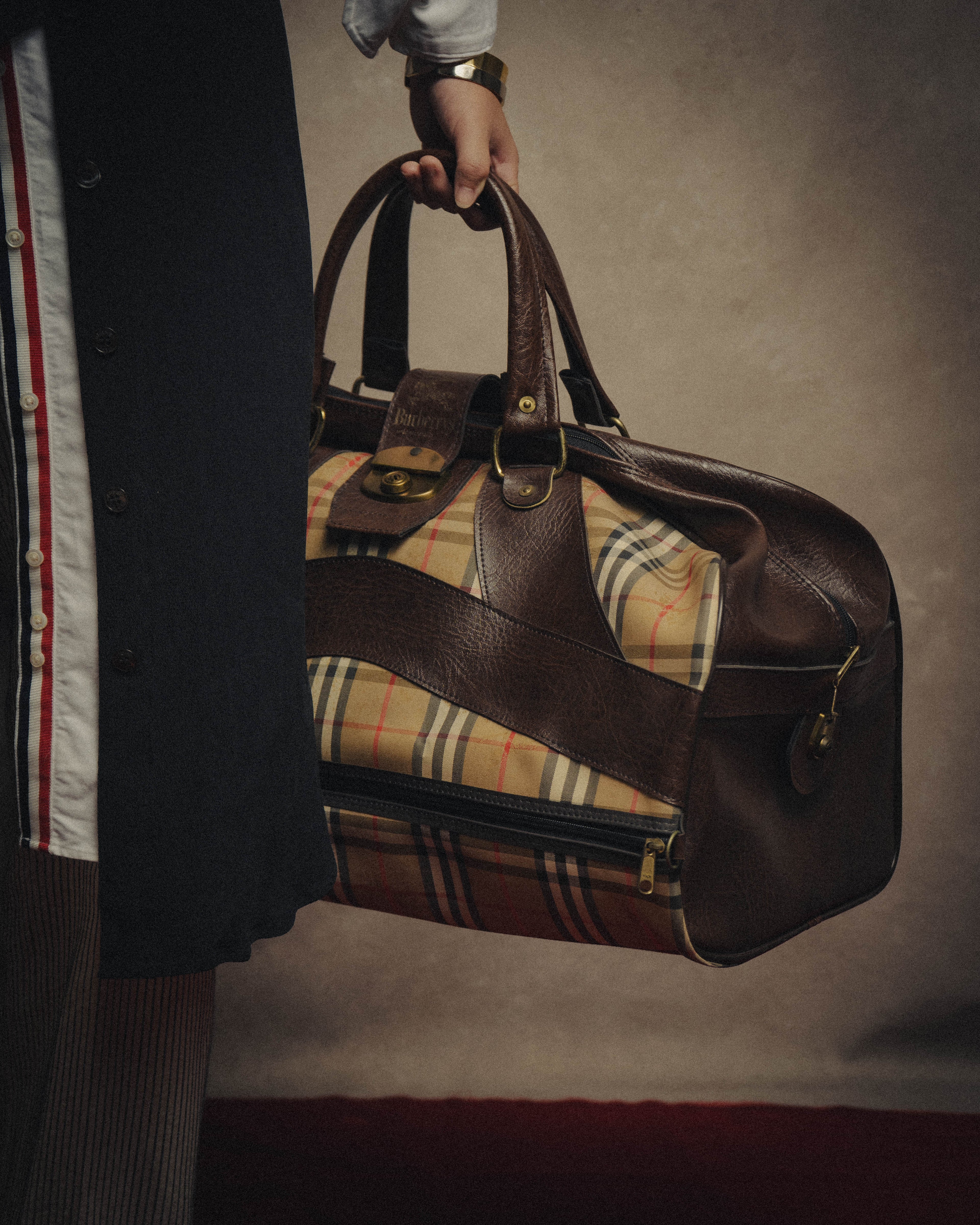 -SPECIAL- "Burberrys" 80's-90's Classic check textured leather boston bag