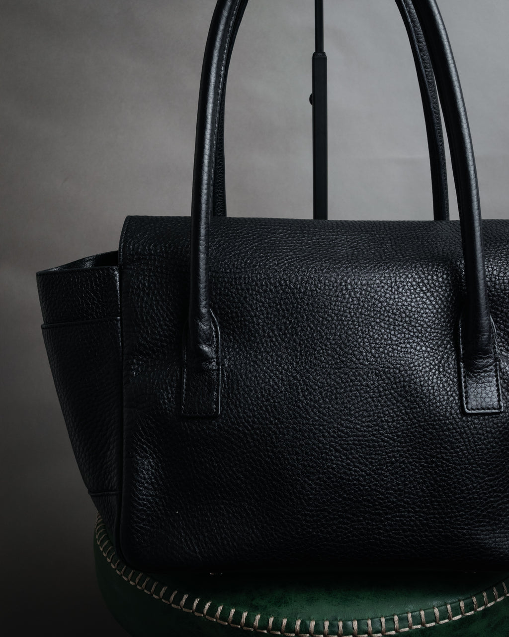“TIFFANY & CO.” 2010’s Grained leather chain shoulder bag