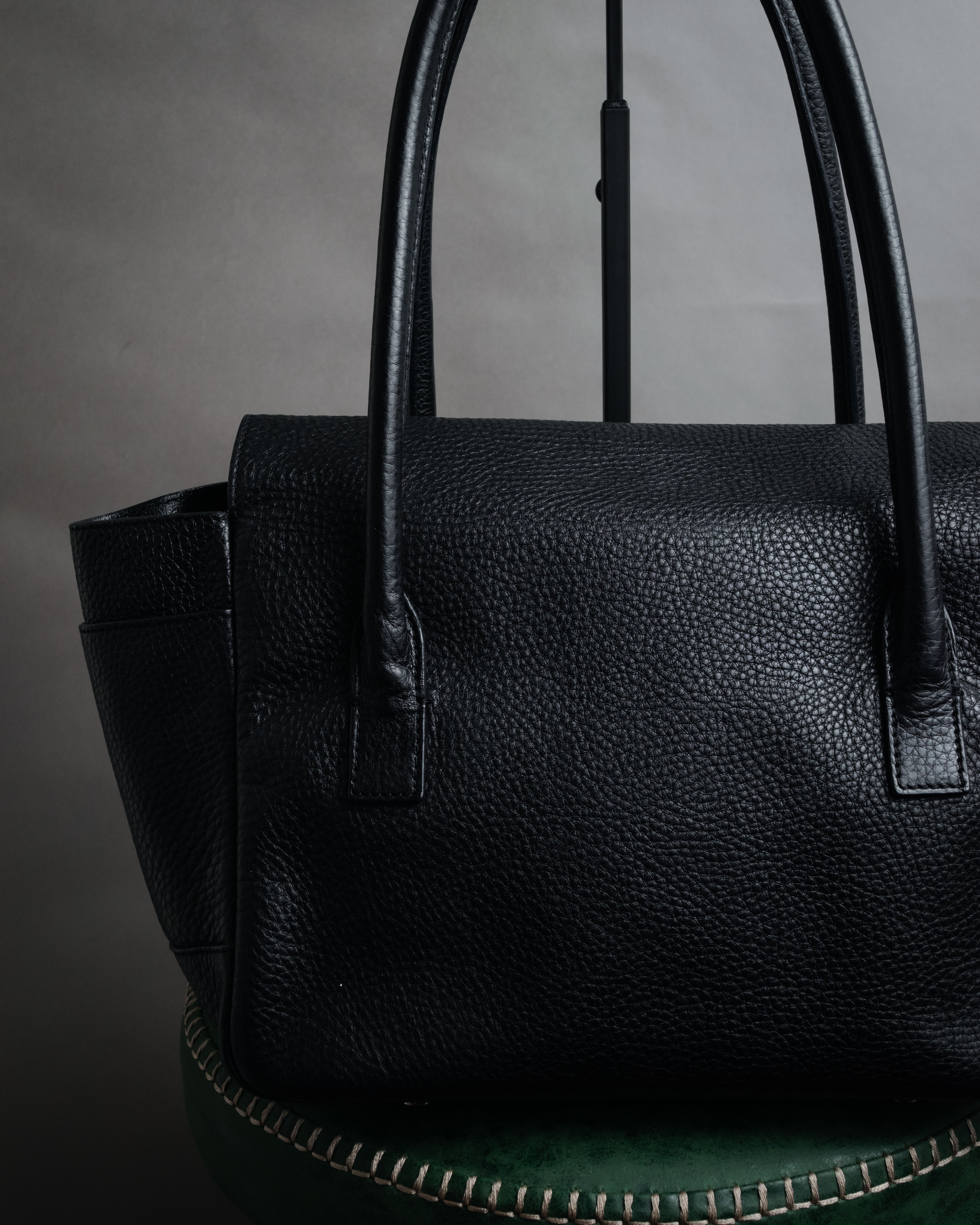“TIFFANY & CO.” 2010’s Grained leather chain shoulder bag