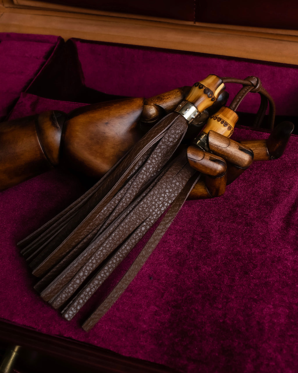 "GUCCI" Bamboo motif leather fringe charm