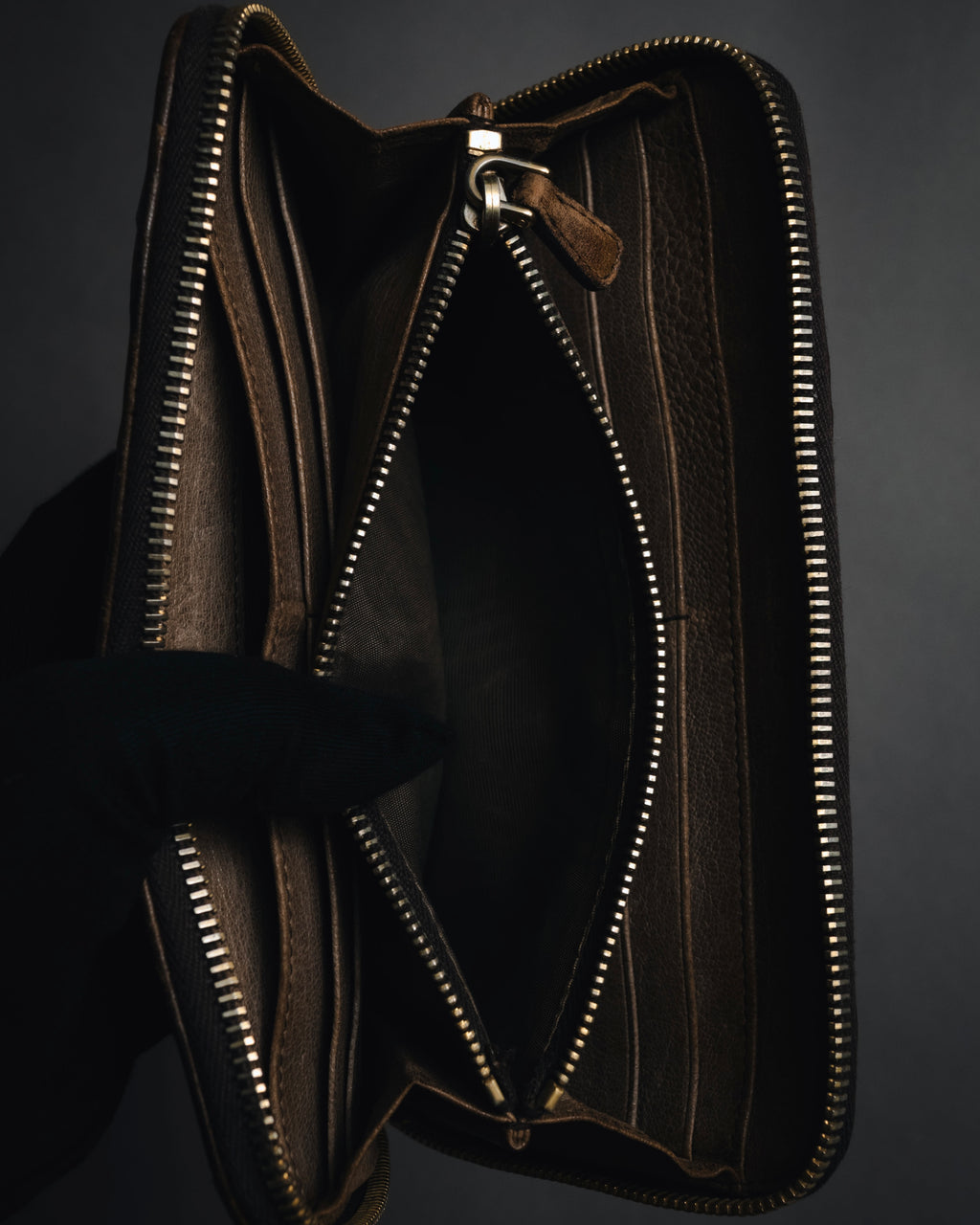 "MIU MIU" 10’s studded quilted vintage leather zip wallet