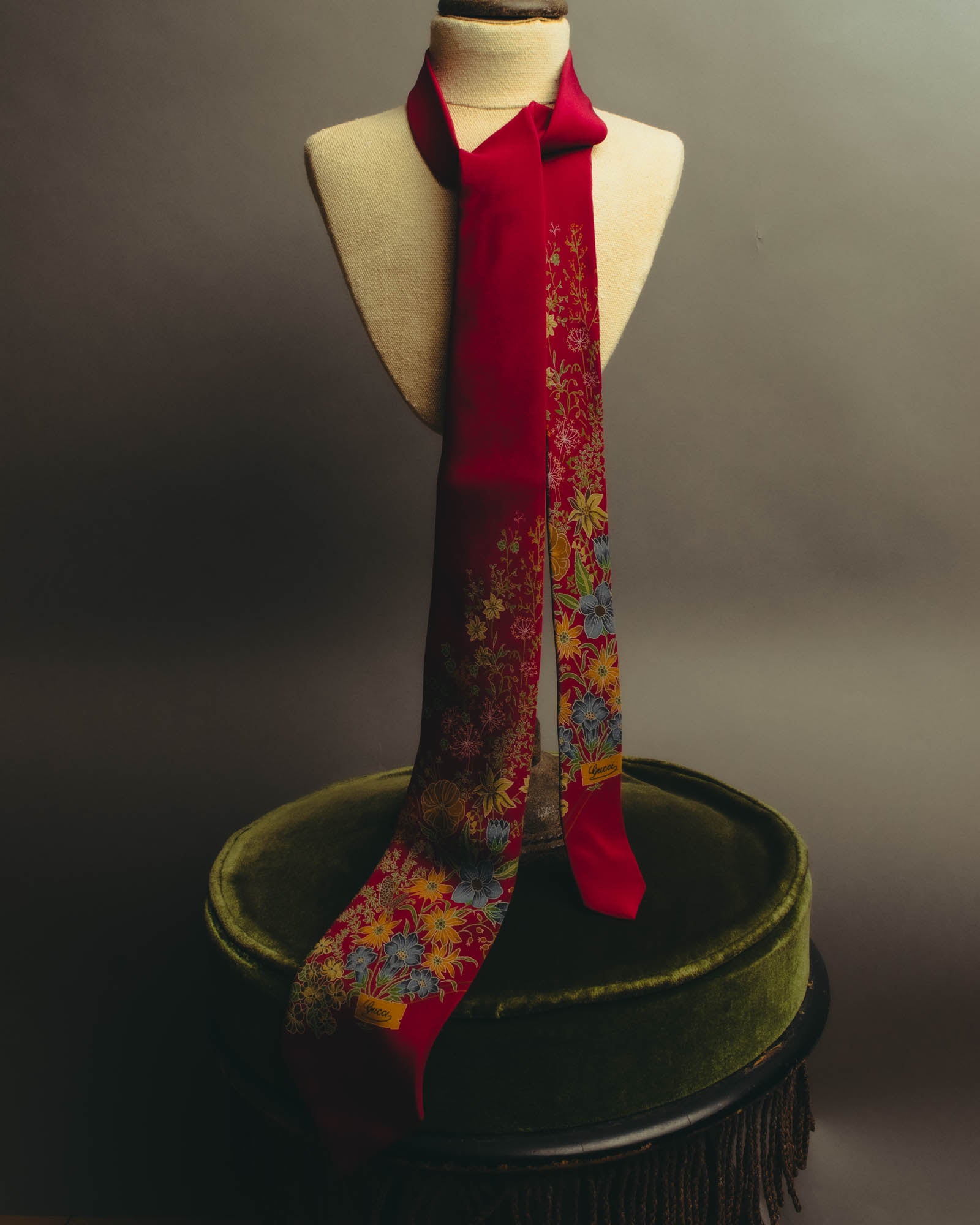 "GUCCI" 70's-80's Floral silk scarf tie