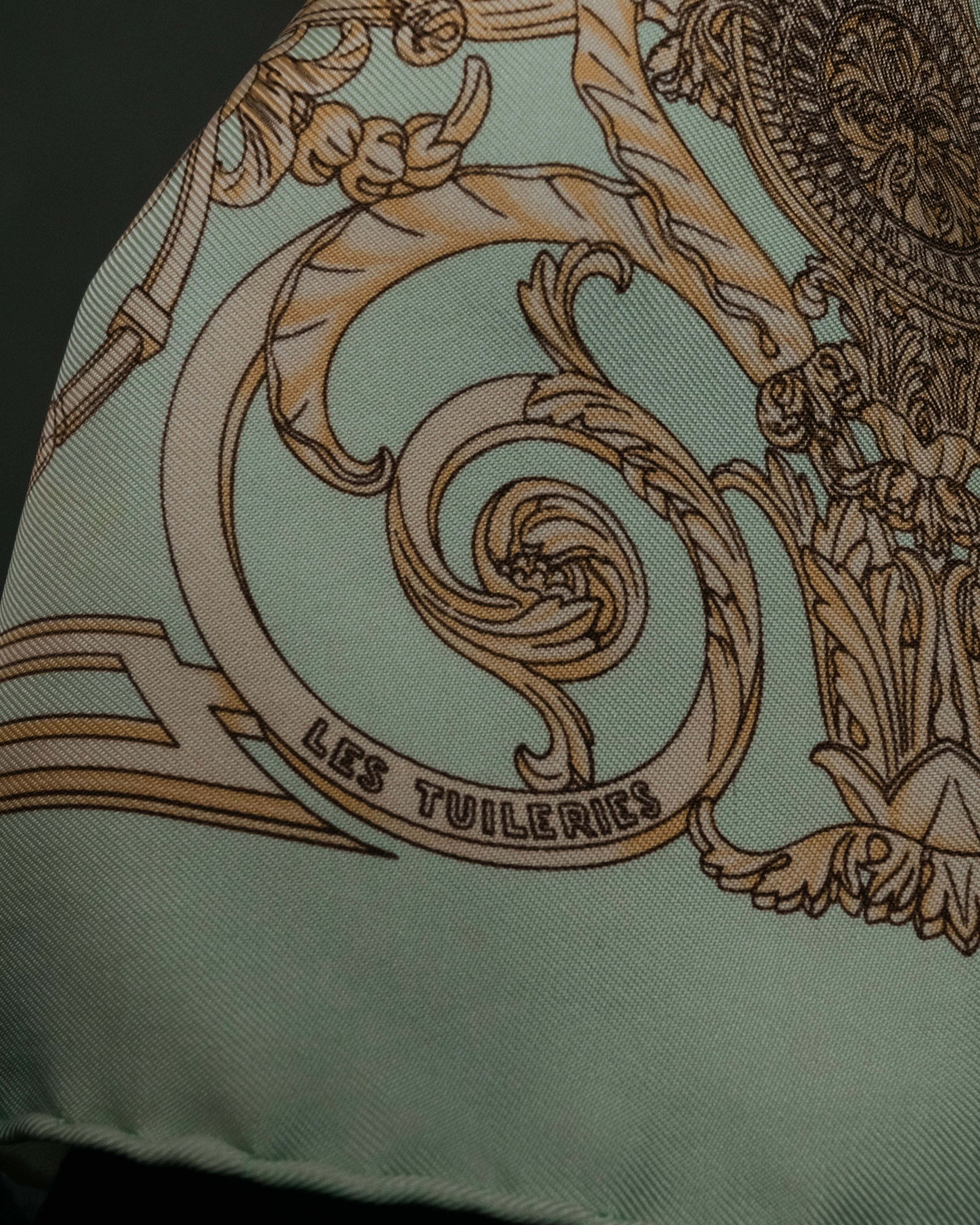 “HERMES” 90’s les tuileries silk twill carré scarf