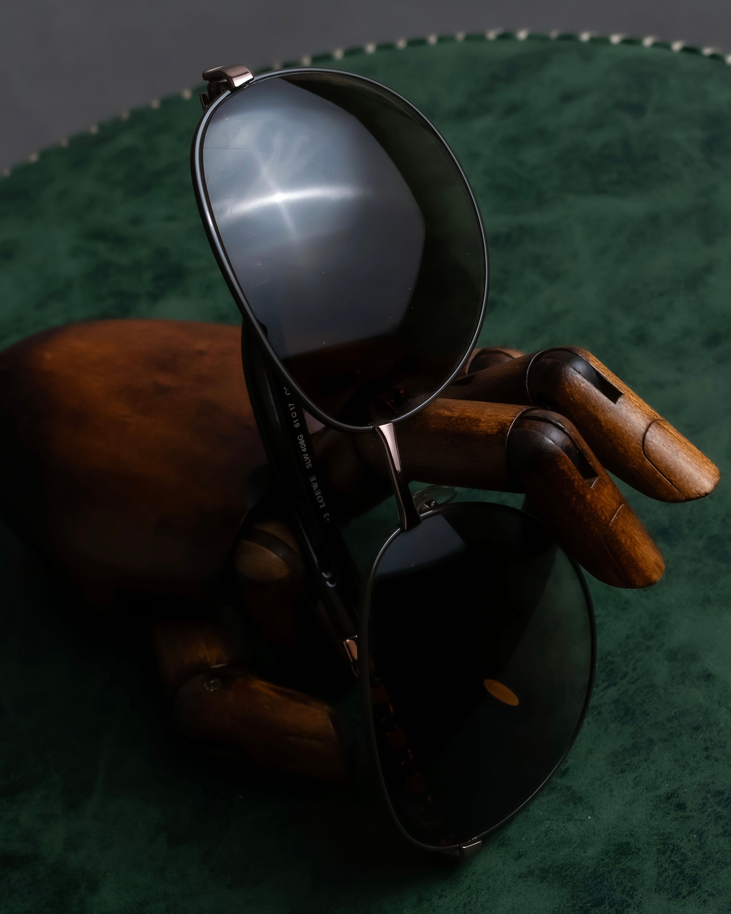 "LOEWE" Temple chain detail teardrop frame sunglasses