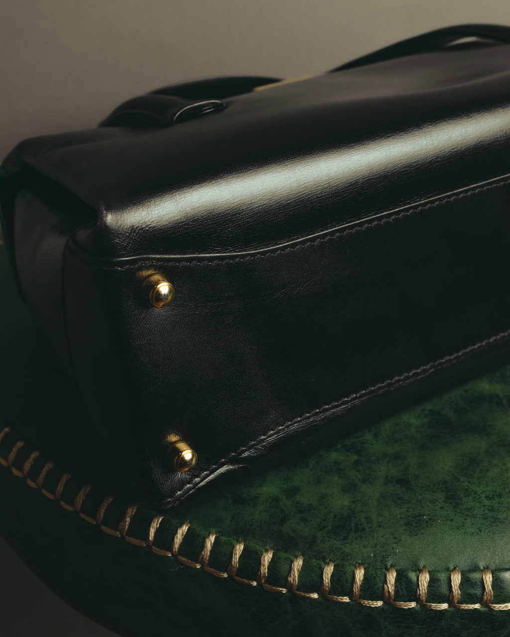 "GUCCI" 90's Structured leather top handle handbag