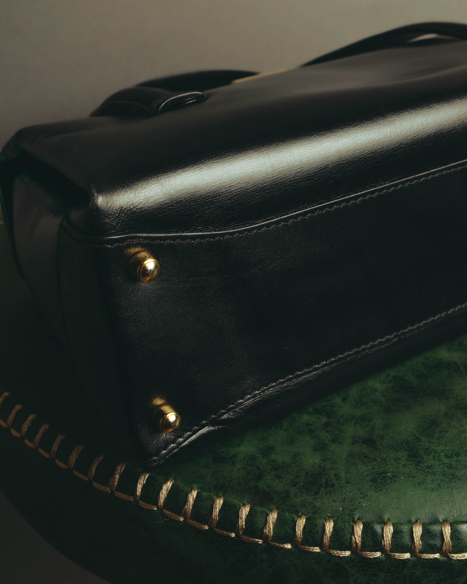 "GUCCI" 90's Structured leather top handle handbag