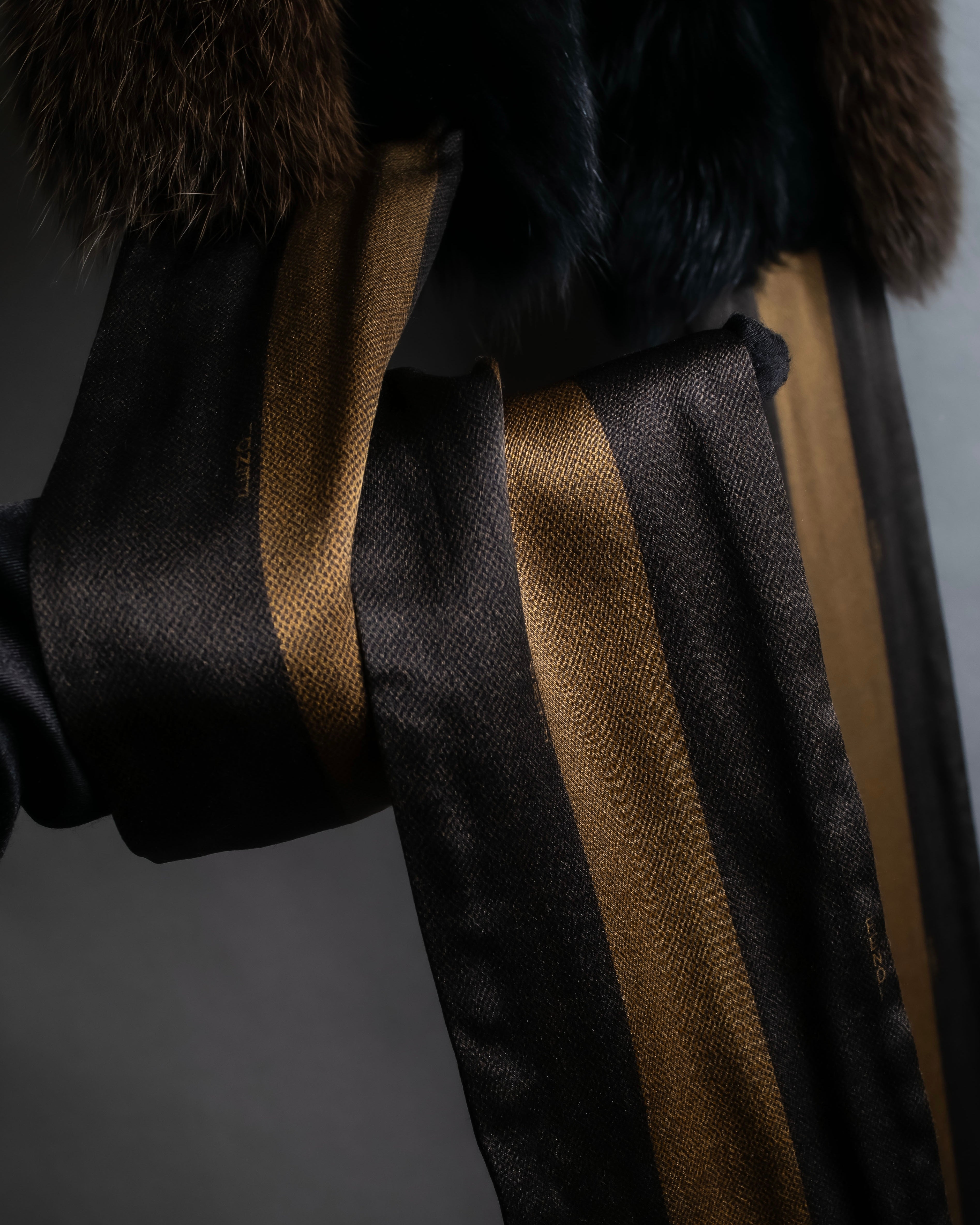 "FENDI" Two-tone striped fur docking stole