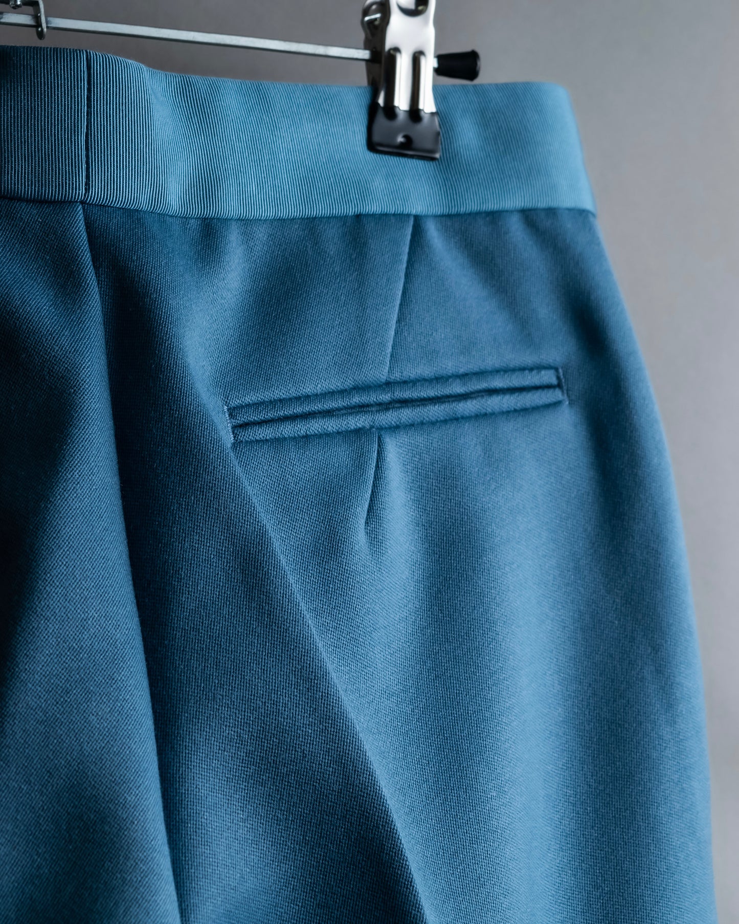 "DRAWER" Beautiful light blue tapered silhouette slacks