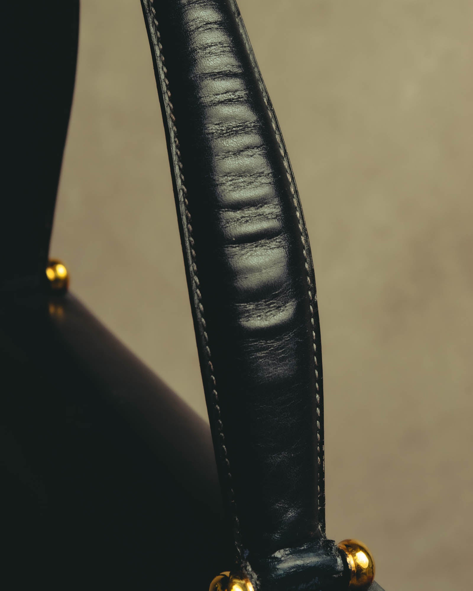 -SPECIAL- “HERMÈS” 50’s-60’s sculptural oval clasp midnight navy leather handbag