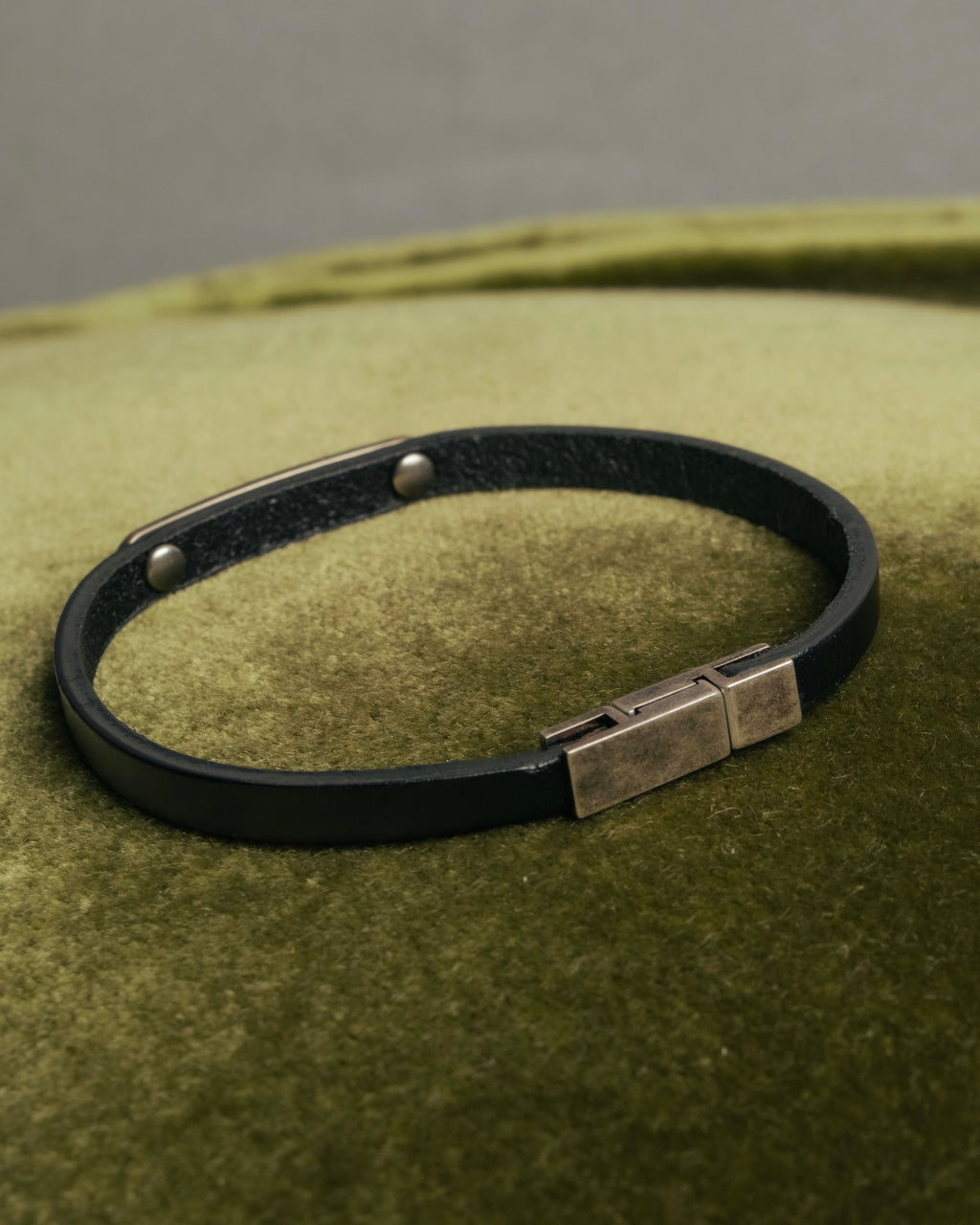 "Saint Laurent" 10's ID metal plate leather bracelet