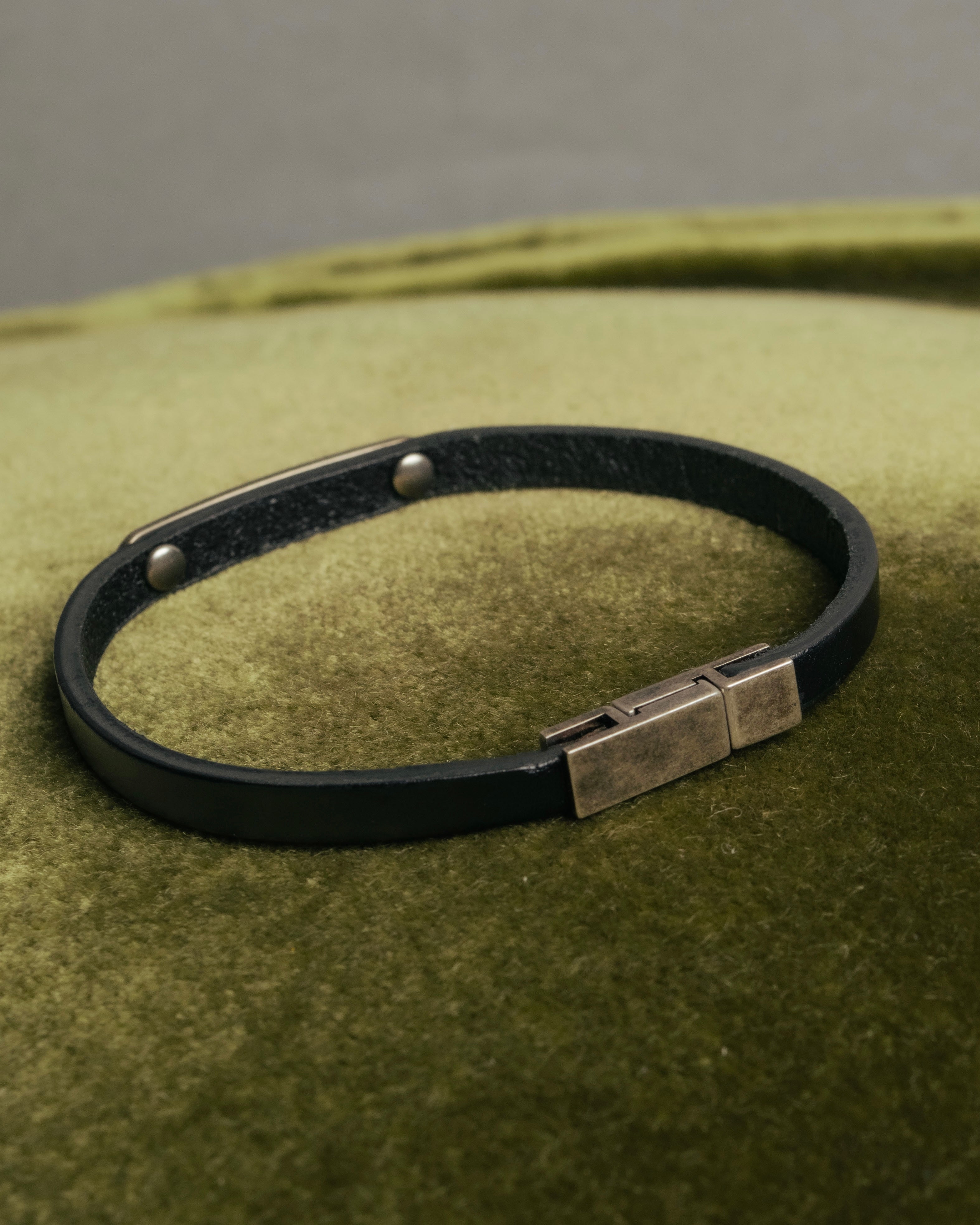 "Saint Laurent" 10's ID metal plate leather bracelet
