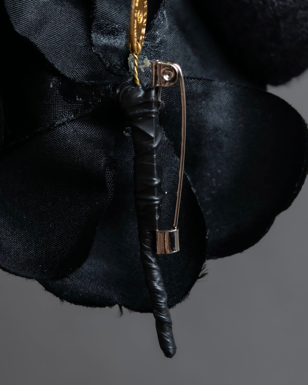 "CHANEL" Black camellia motif brooch