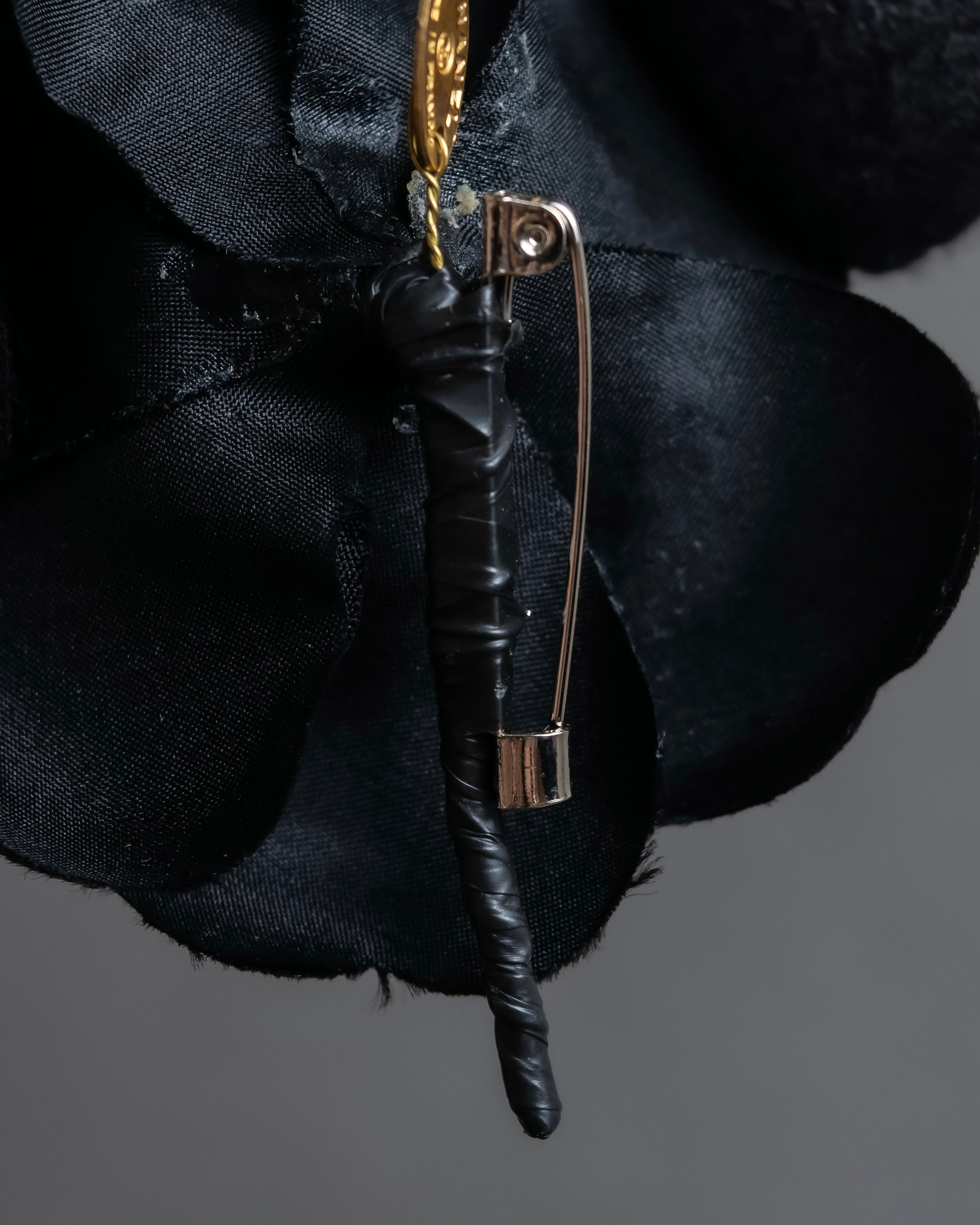 "CHANEL" Black camellia motif brooch