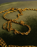 "TRIFARI" 50's-60's Ornate gold tone pendant necklace