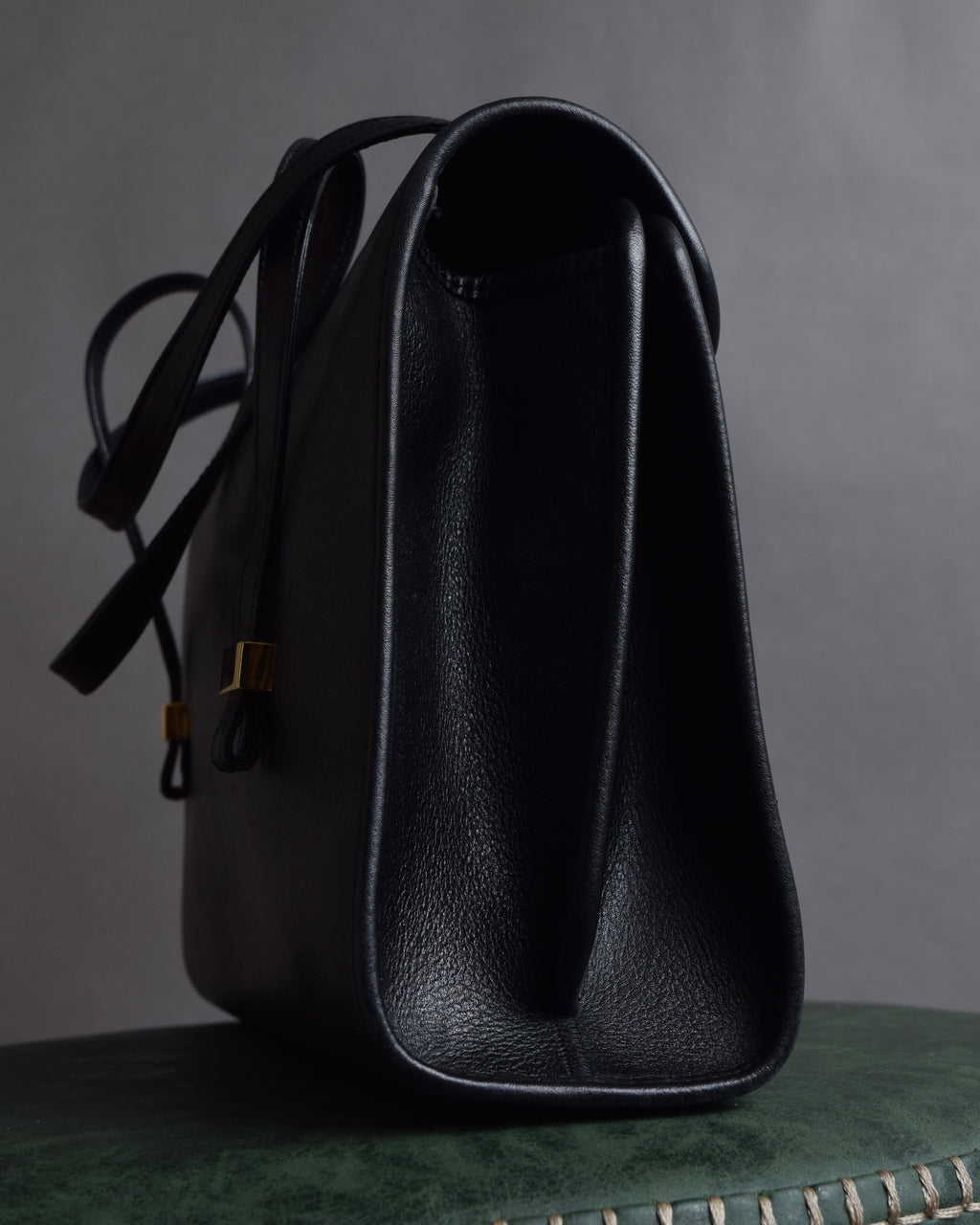 "Christian Dior" Structured flap design gold clasp leather bag