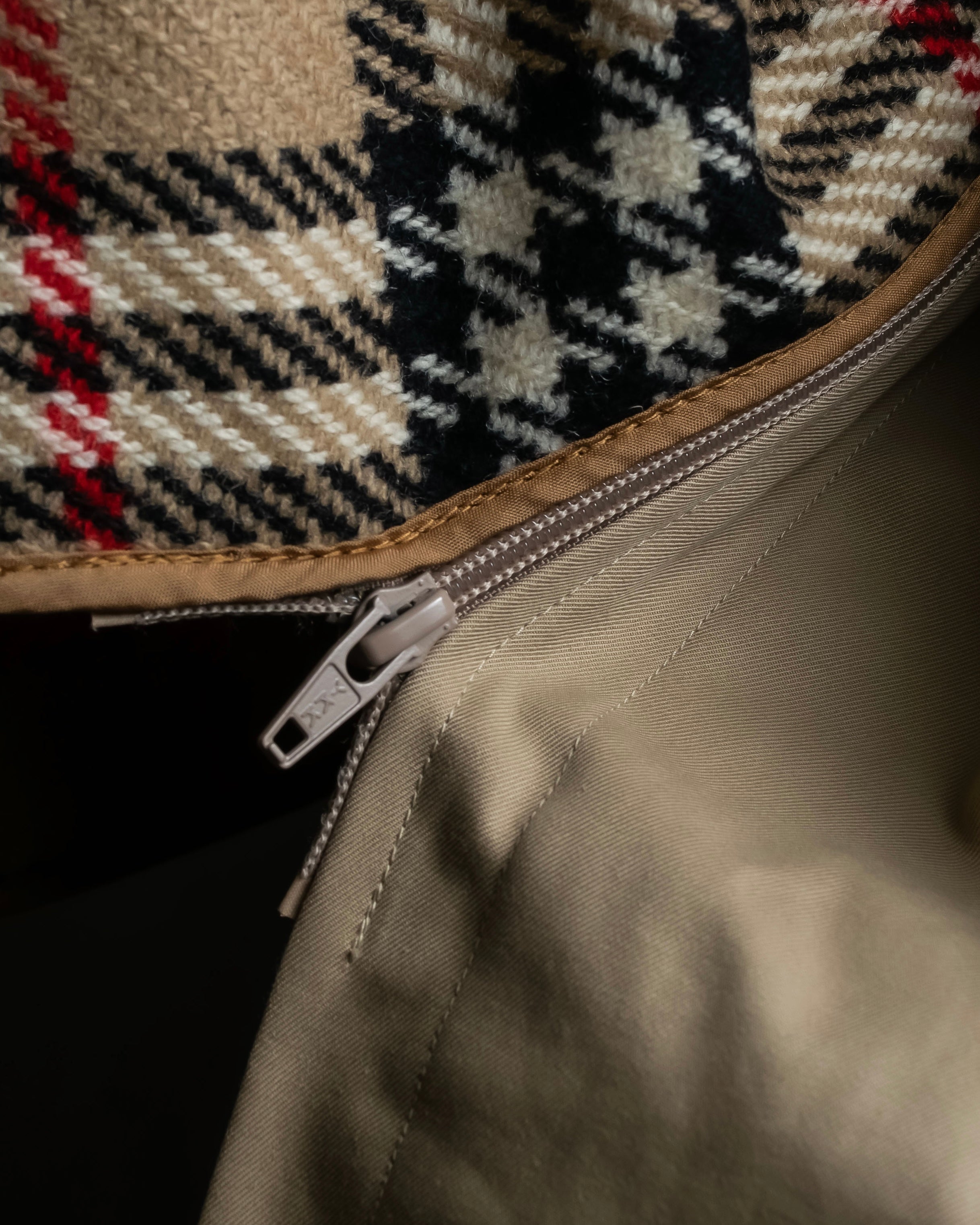 "BURBERRYS" Military detail classic trench coat