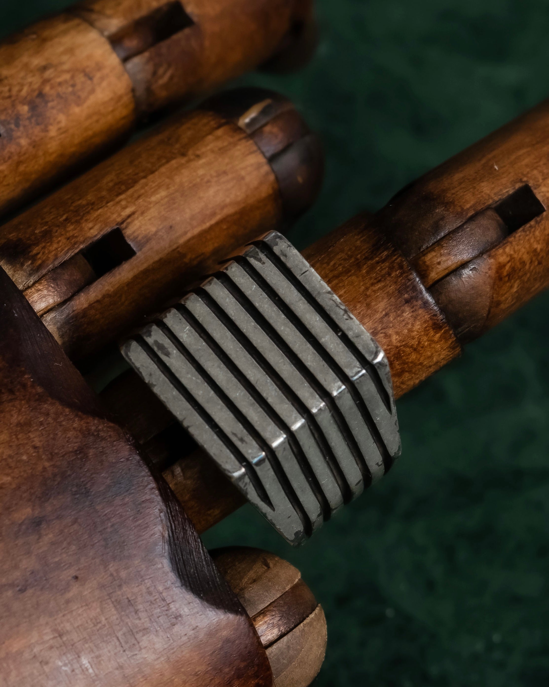 "MAISON MARGIELA" Square-shaped continuous design silver ring