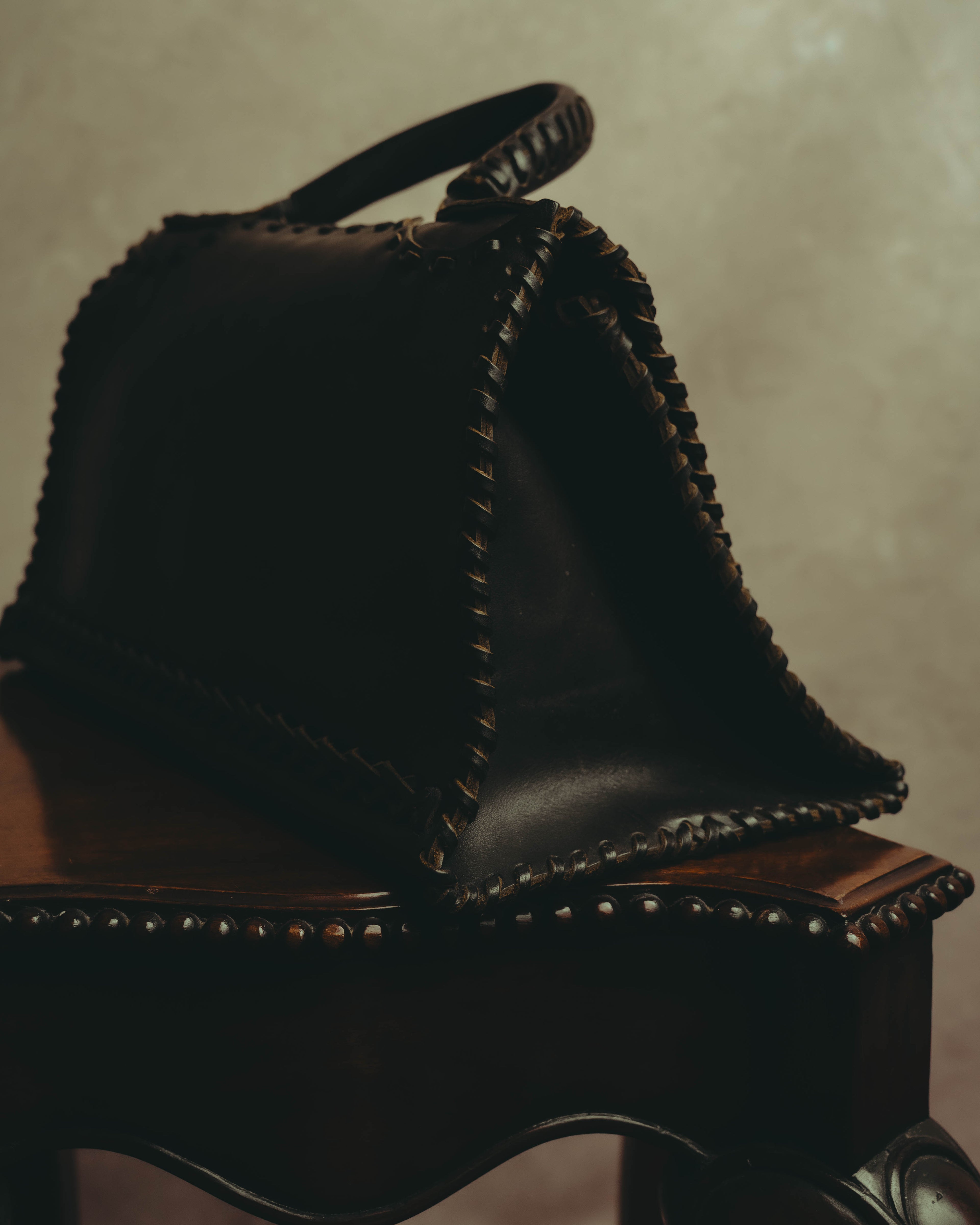 -SPECIAL- “FENDI” 80’s-90’s Coat of arms embossed whipstitched leather handbag