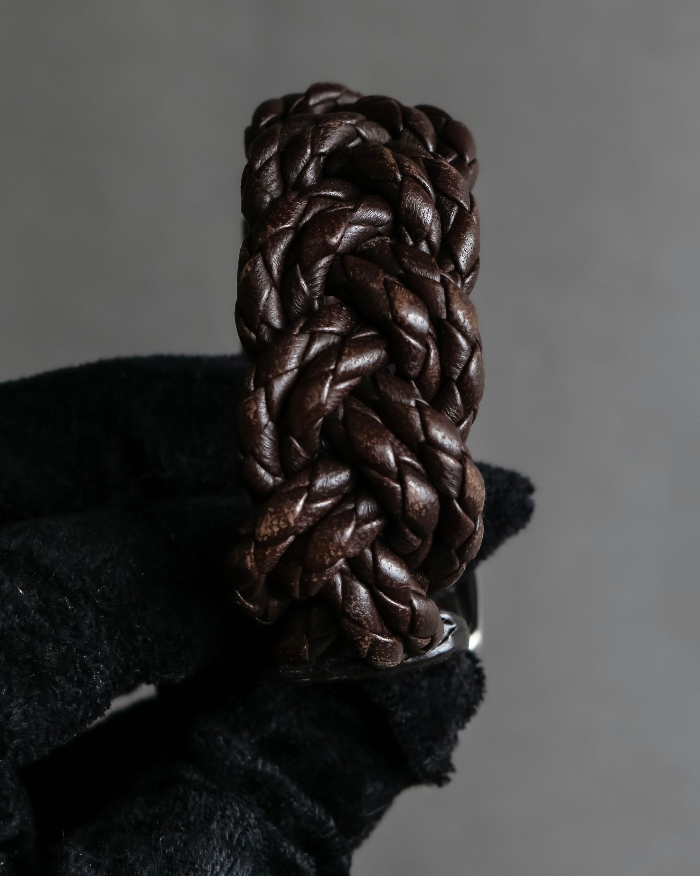 "Vintage intrecciato double buckle leather bracelet"