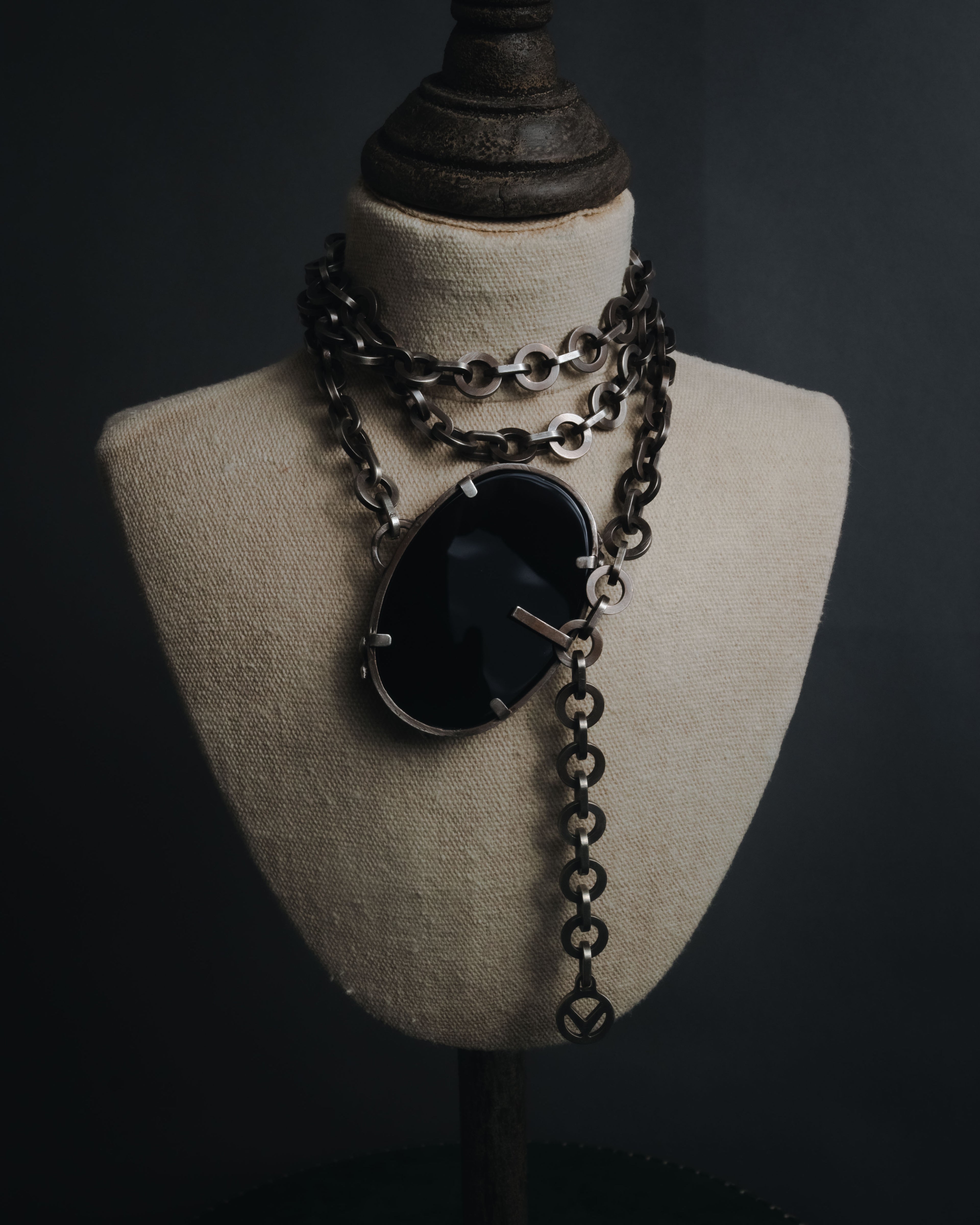 "VALENTINO GARAVANI" 2010’s dark romantic statement necklace＆belt