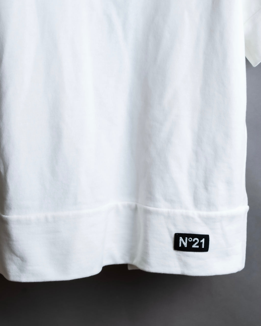 "N21 NUMERO VENTUNO" Back ribbon detail crew neck T-shirt