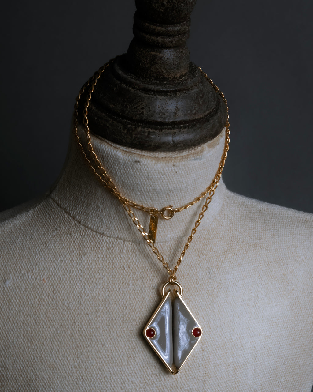 "BALENCIAGA" Red cabochon symmetrical design necklace