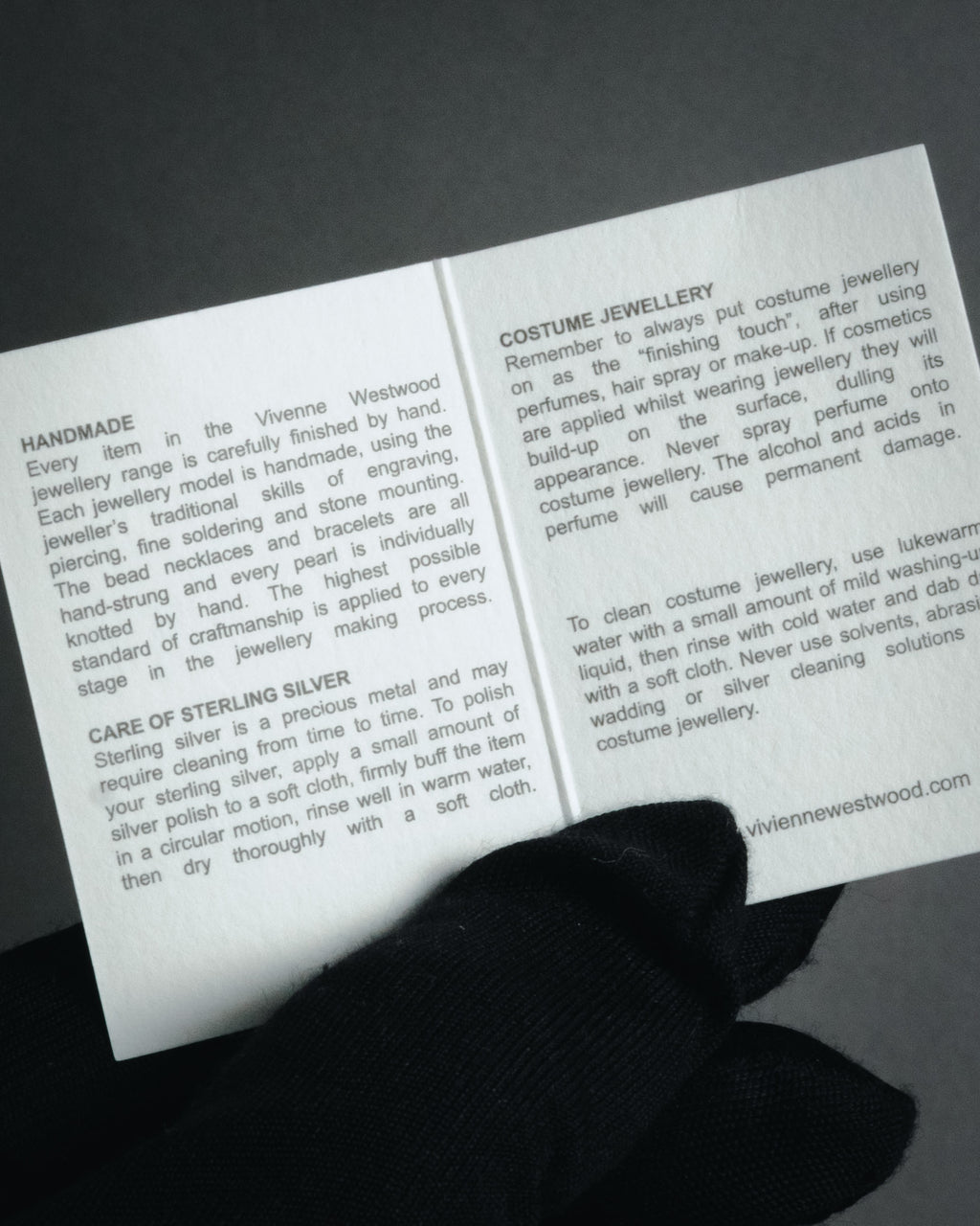 "Vivienne Westwood" Iconic orb motif open band ring