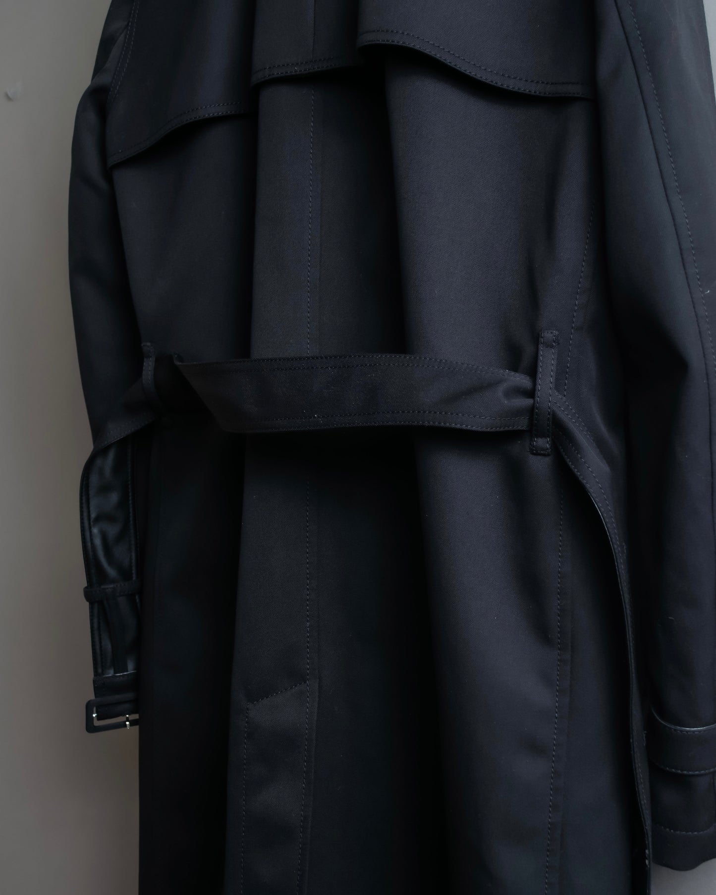 "VALENTINO" Belt docking design leather switching trench coat