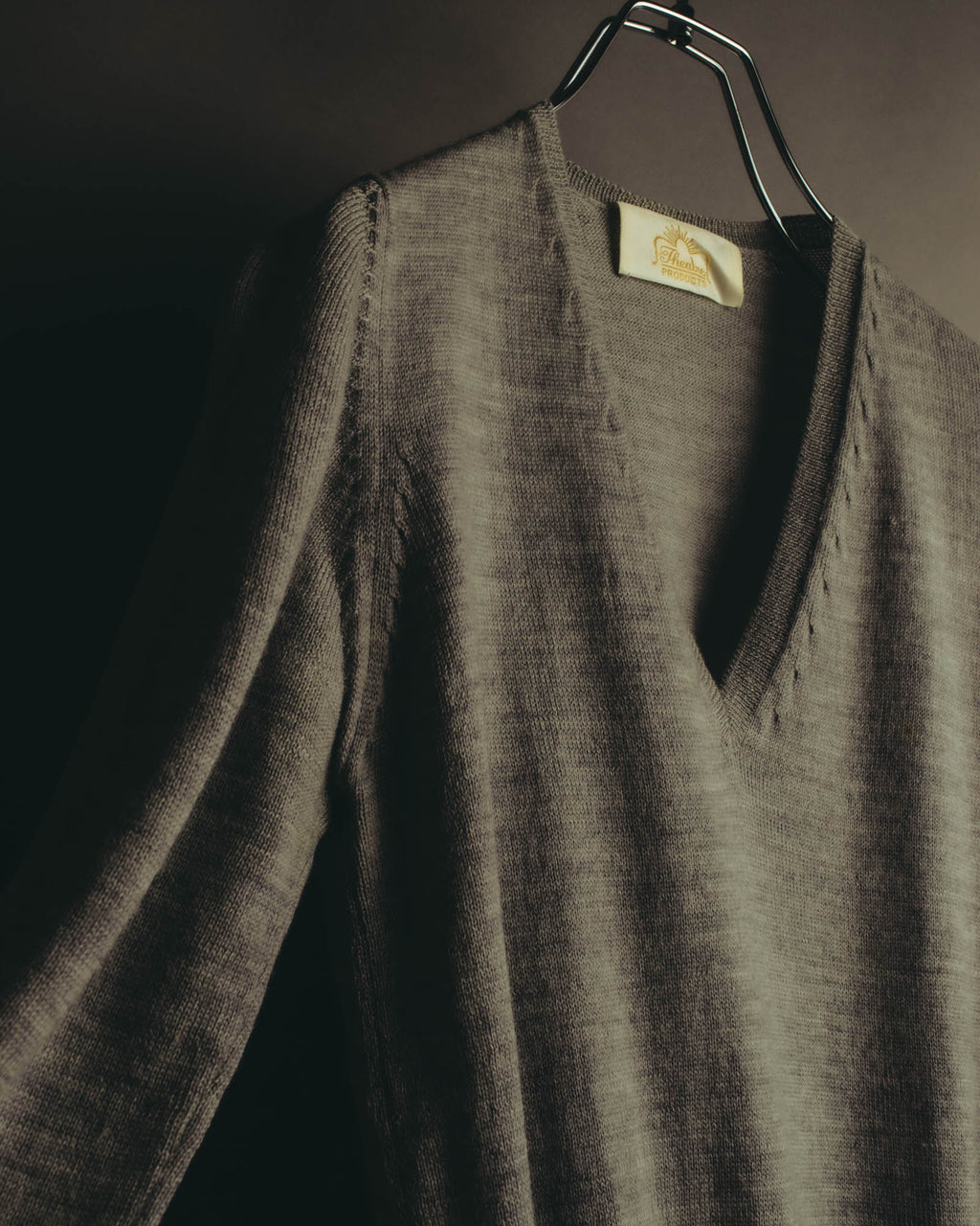 "Theatre PRODUCTS" 00's-10's Pearl embellished wool v-neck knit sweater